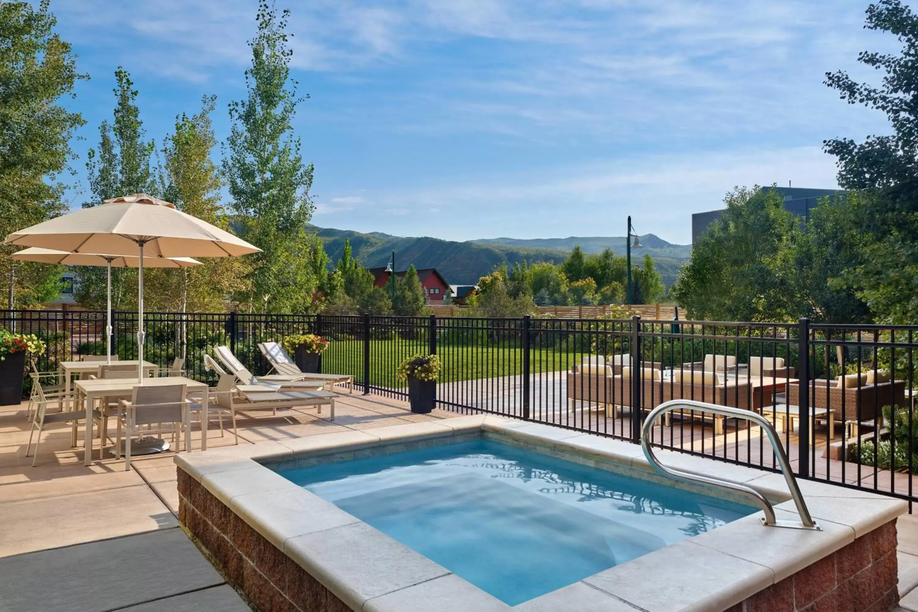 Property building, Swimming Pool in Element Basalt - Aspen