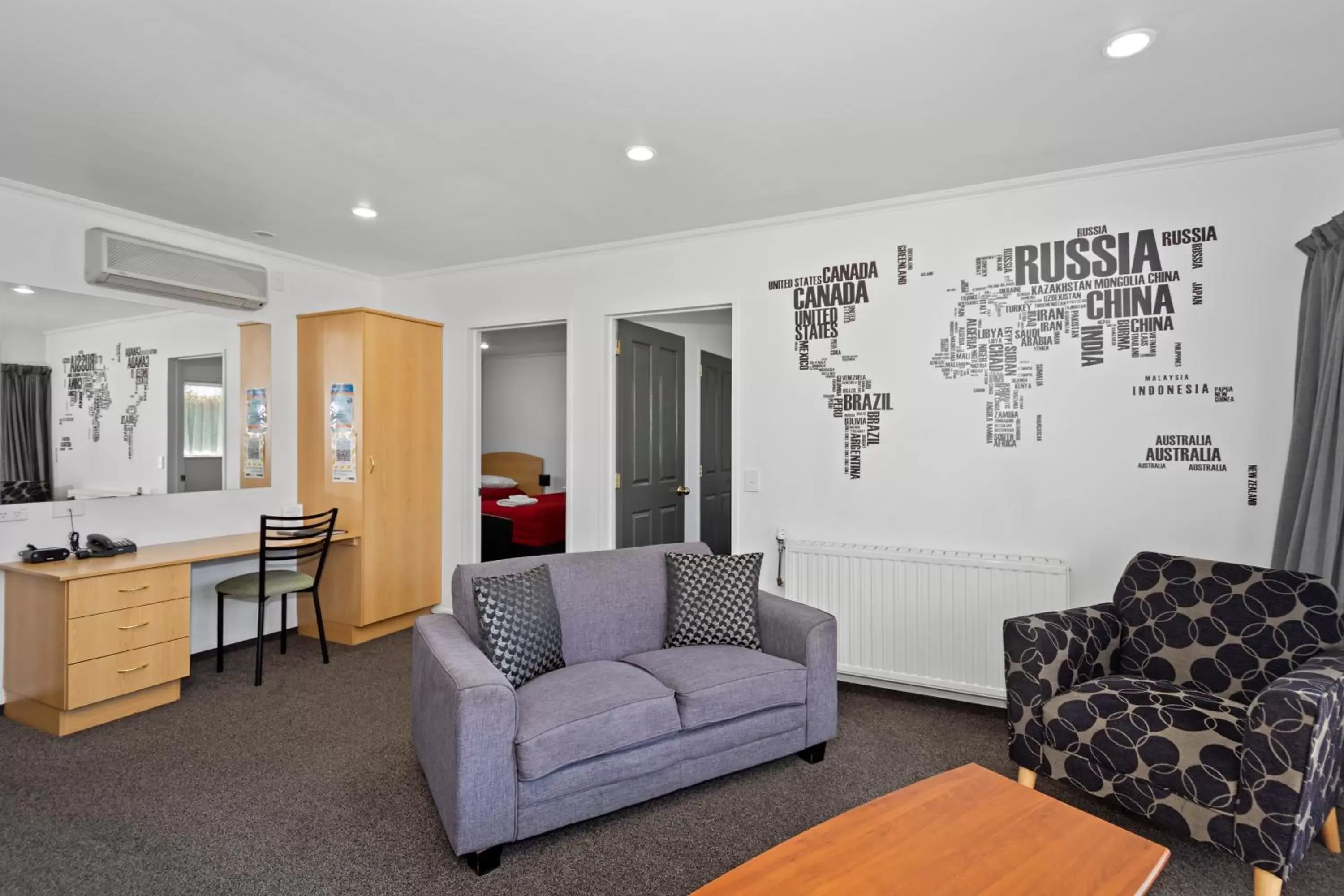 Living room, Seating Area in The Lakes Motel