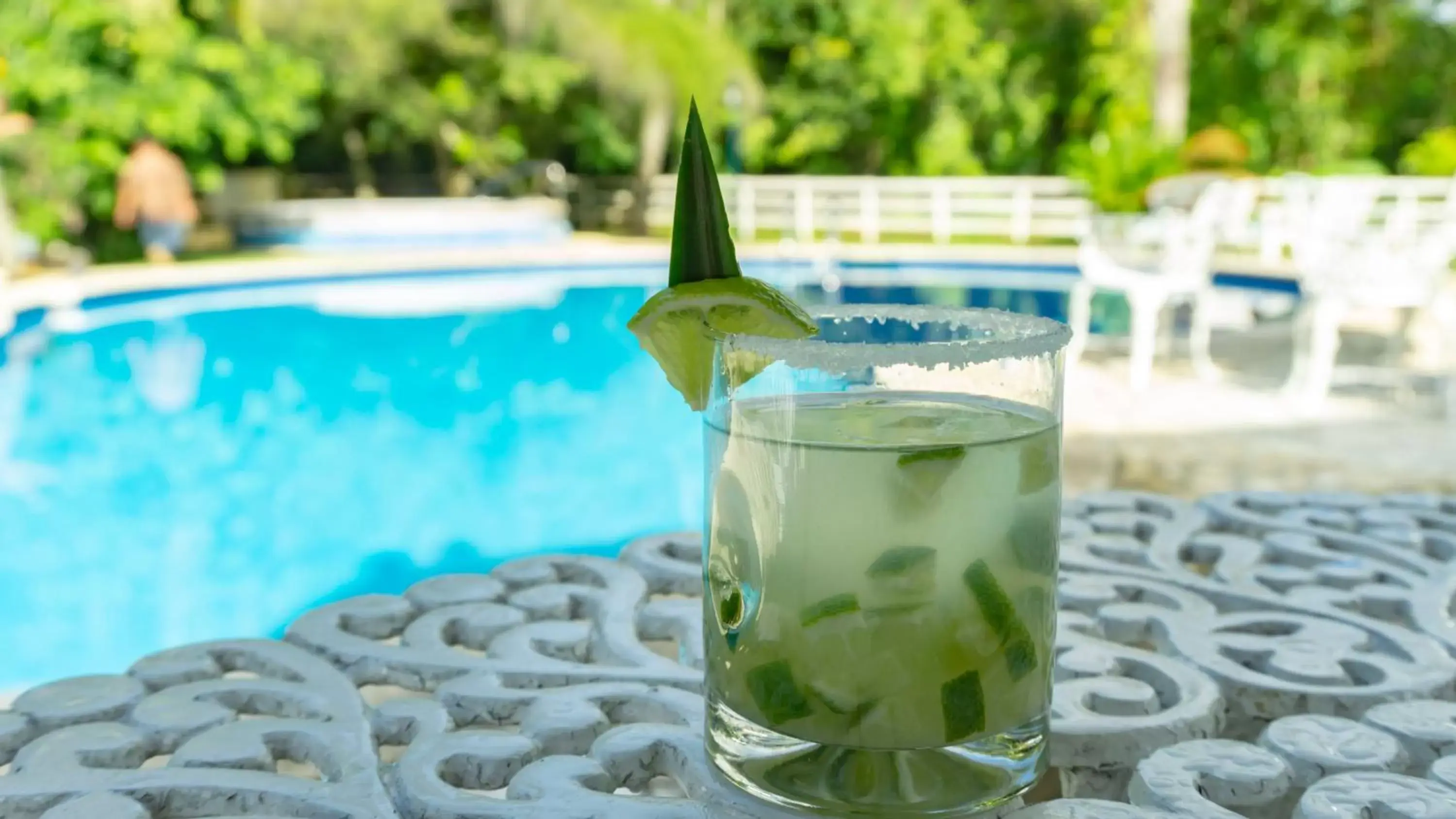 Drinks, Swimming Pool in Hotel Nututun Palenque