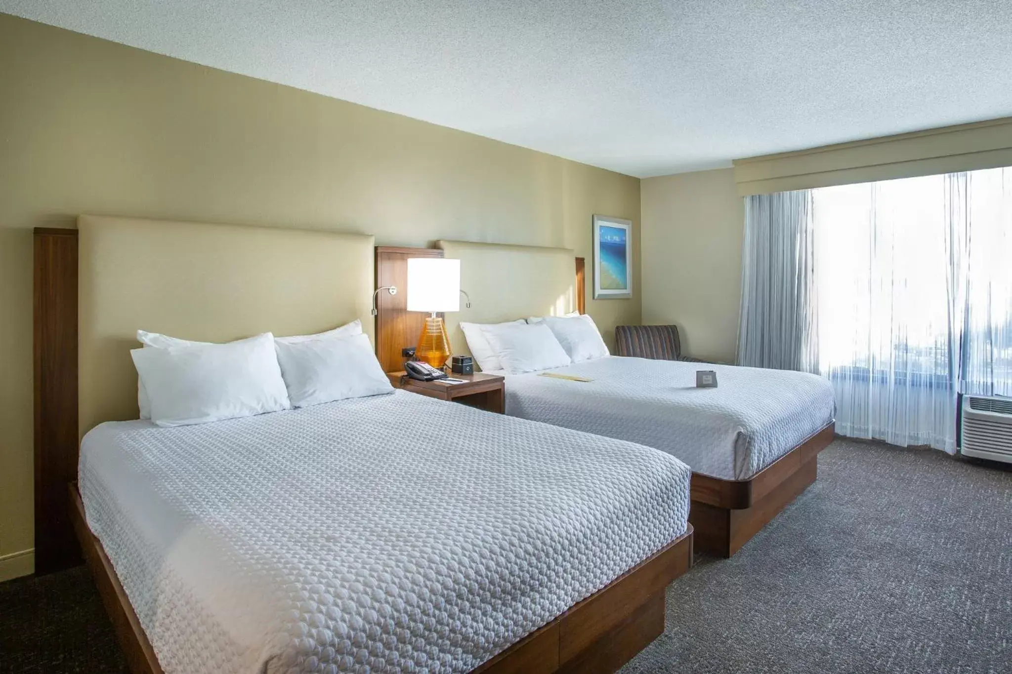 Photo of the whole room, Bed in Crowne Plaza Hotel Fort Myers at Bell Tower Shops, an IHG Hotel