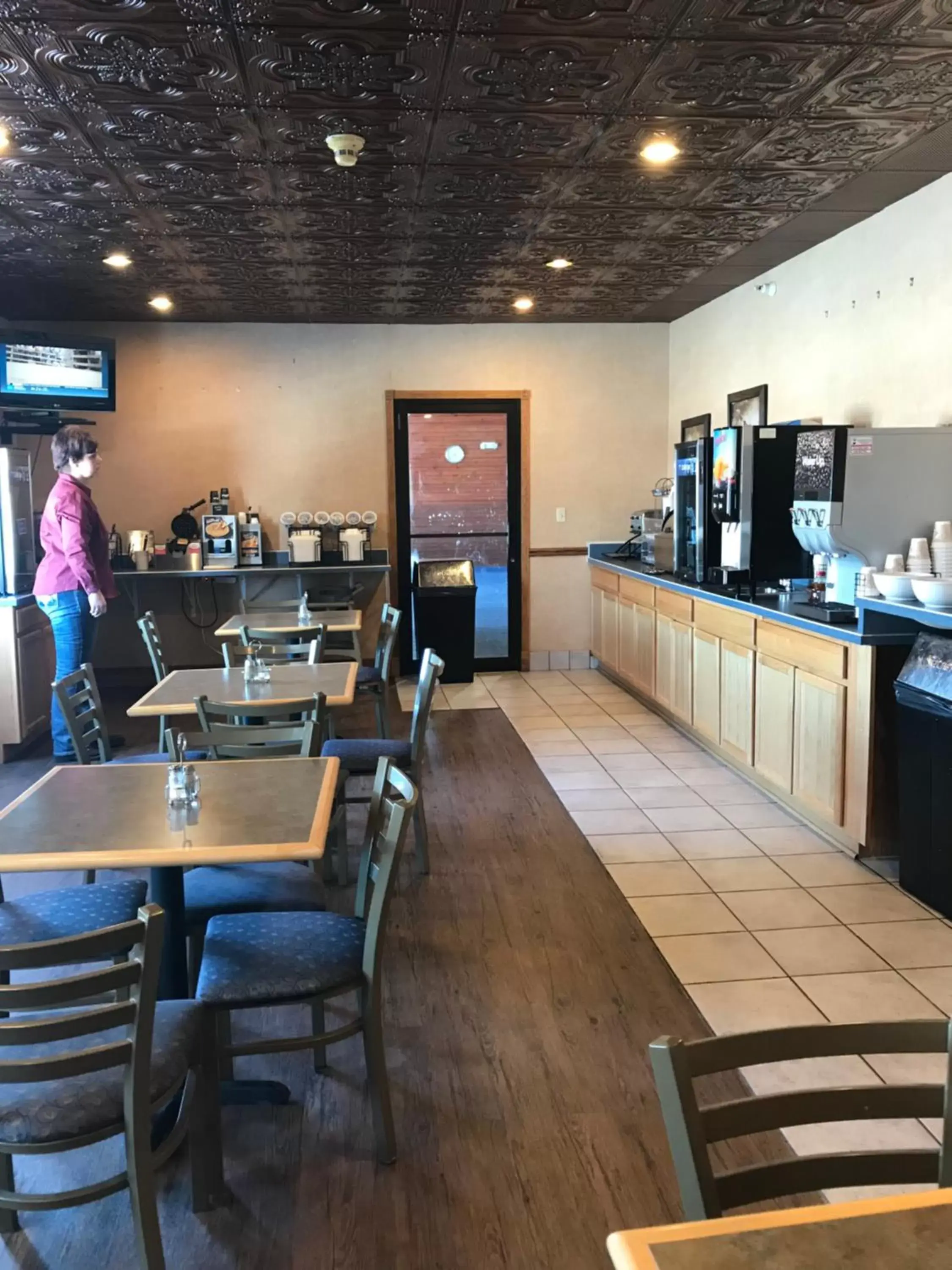 Breakfast, Restaurant/Places to Eat in Miles City Hotel