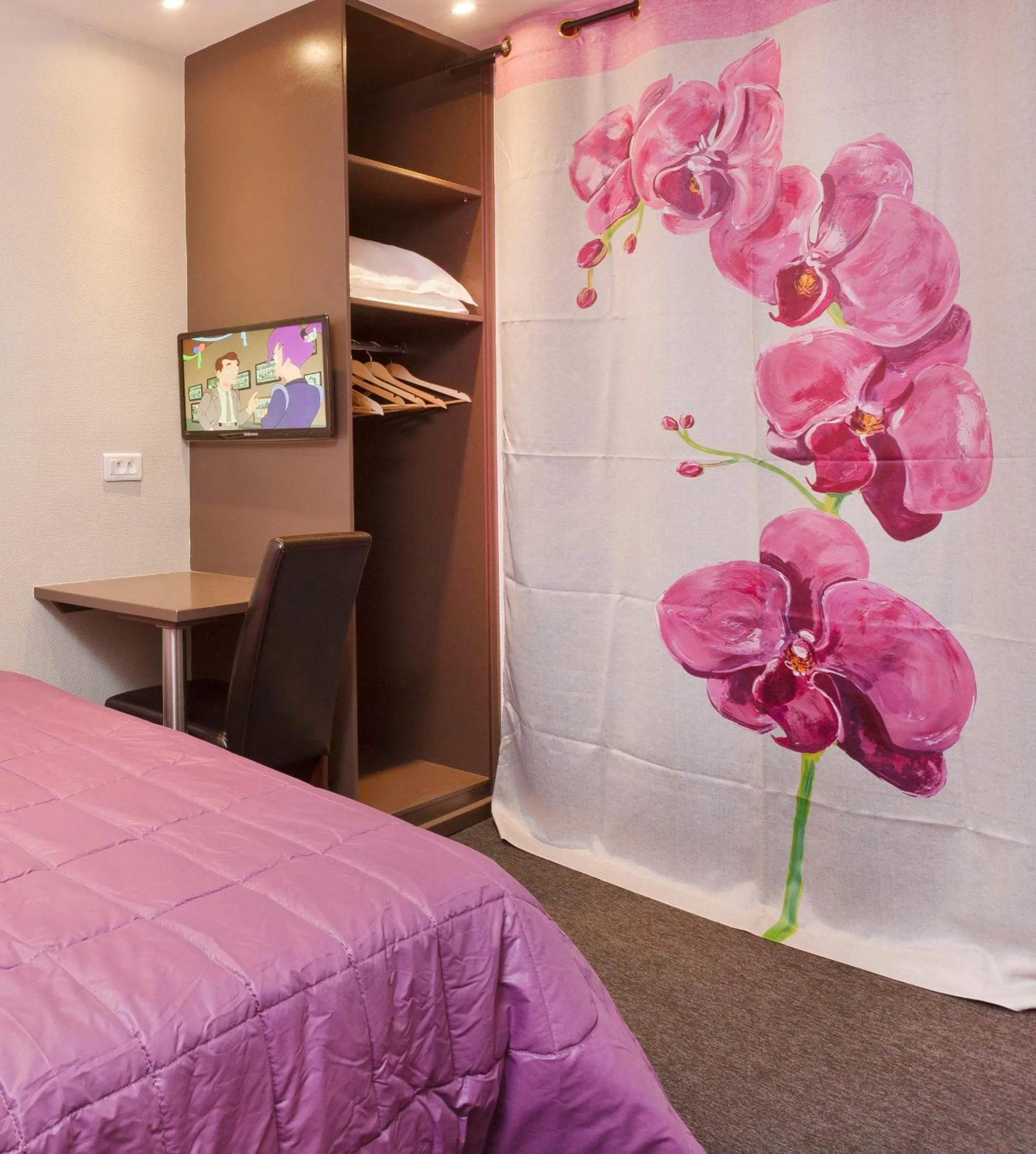 Bed in Hôtel Montsouris Orléans