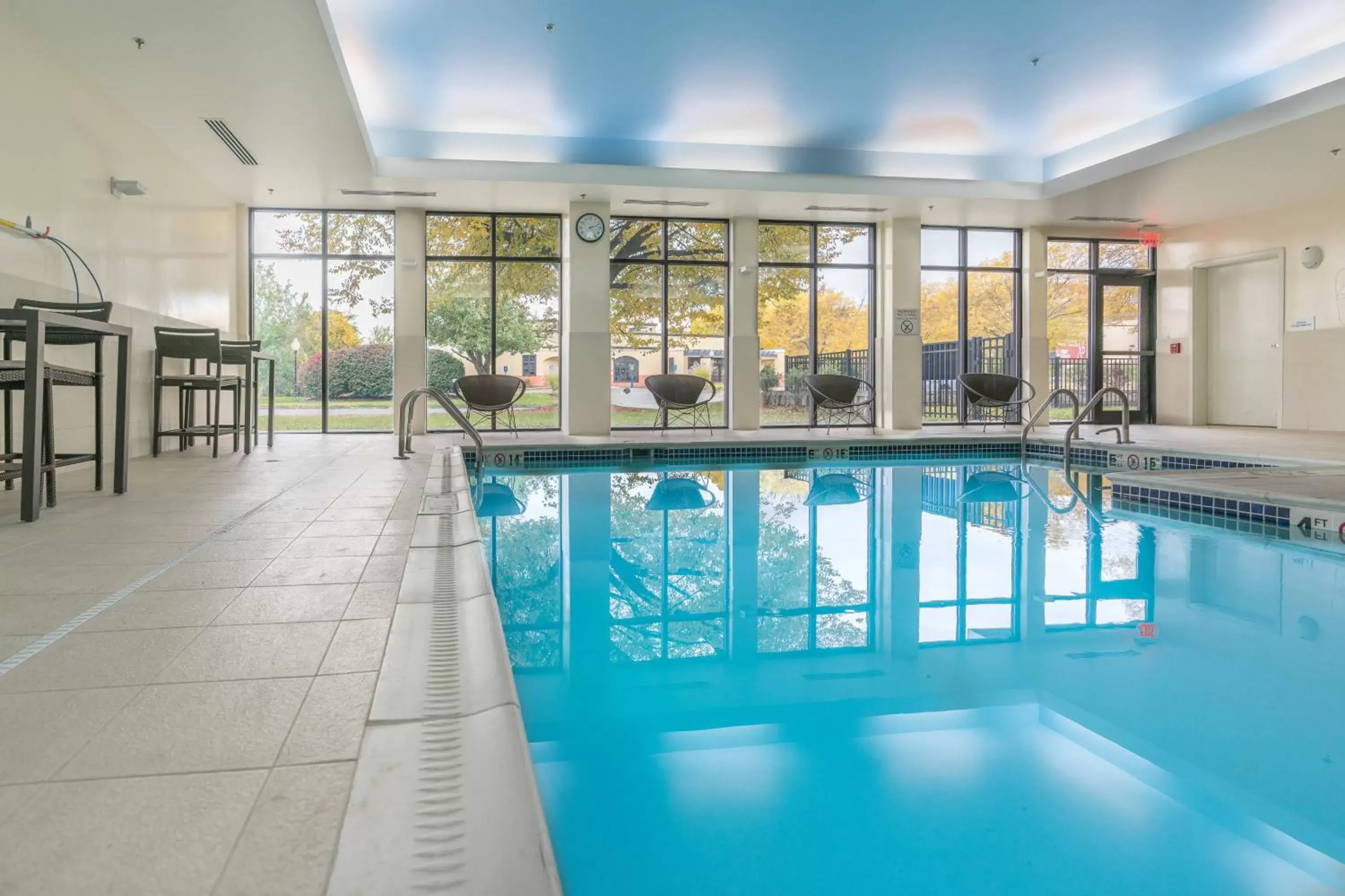 Swimming Pool in Courtyard by Marriott West Springfield