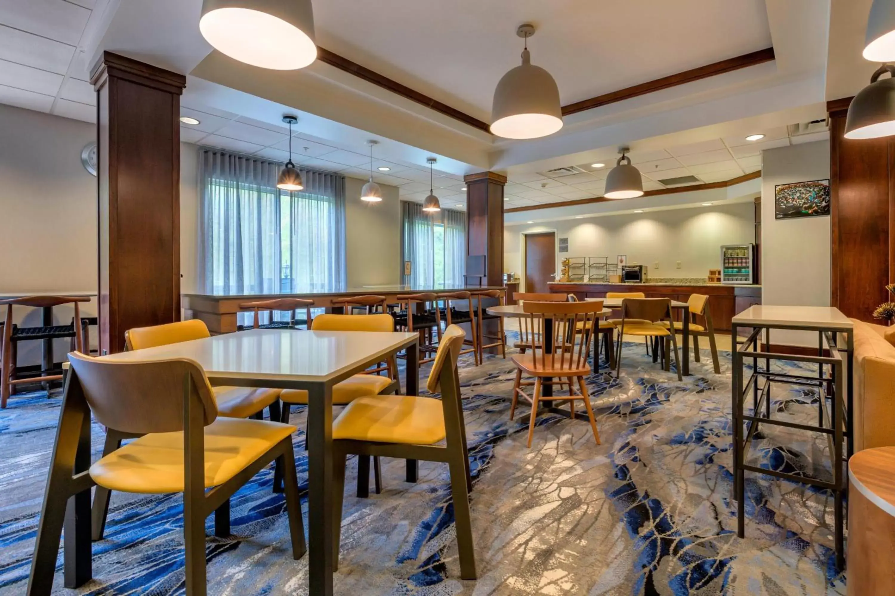 Breakfast, Restaurant/Places to Eat in Fairfield Inn & Suites by Marriott Slippery Rock