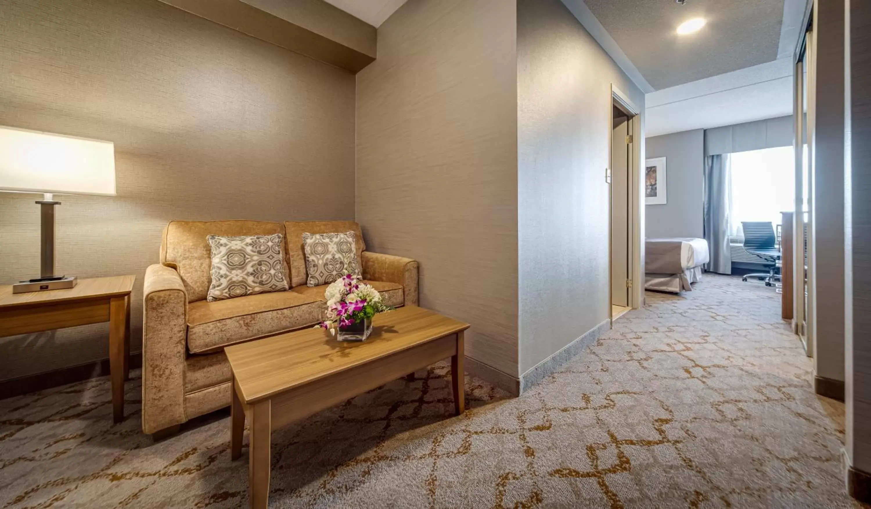 Living room, Seating Area in Monte Carlo Inn Vaughan Suites