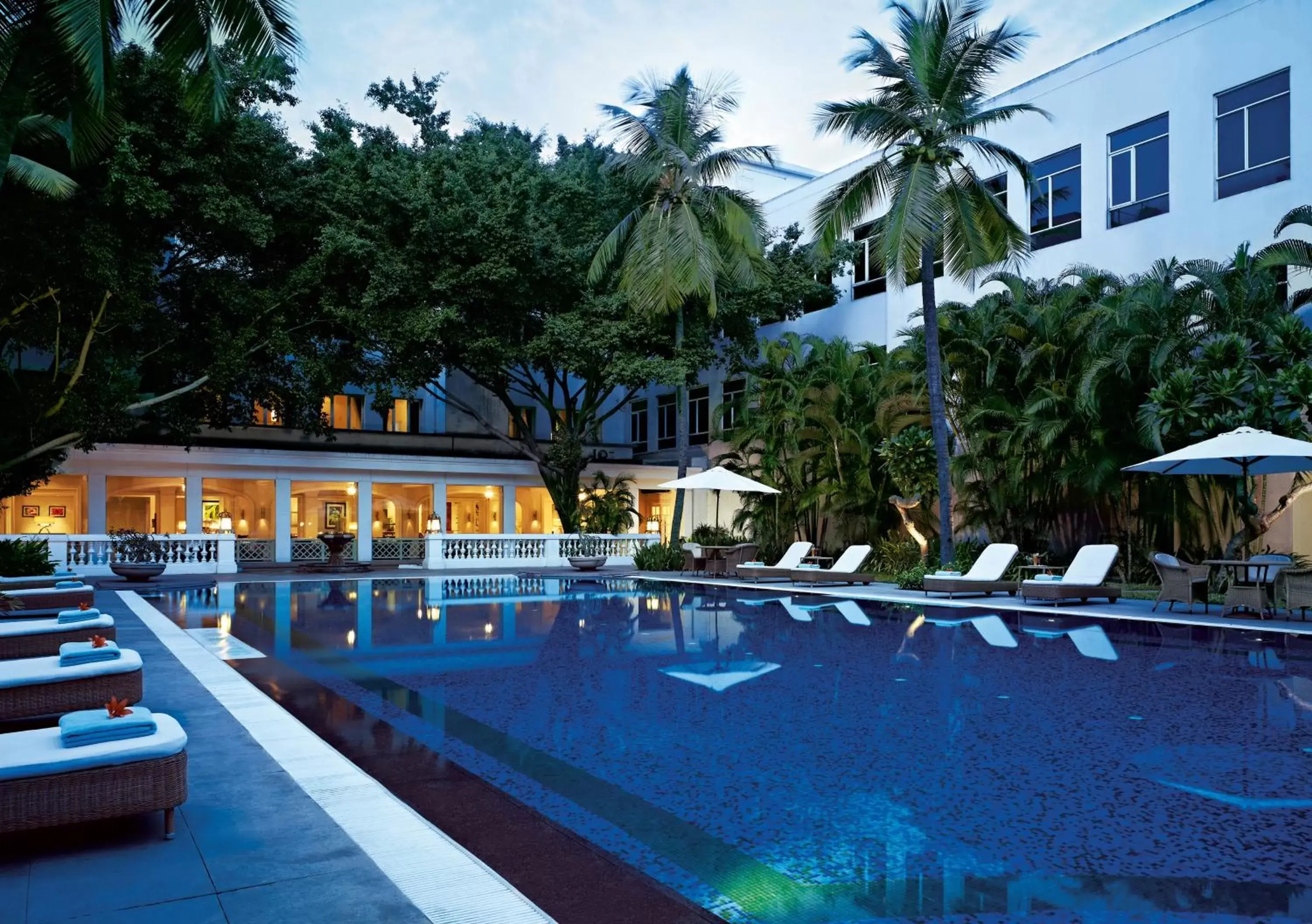 Swimming pool in Taj Connemara, Chennai Swimming pool in Taj Connemara, Chennai