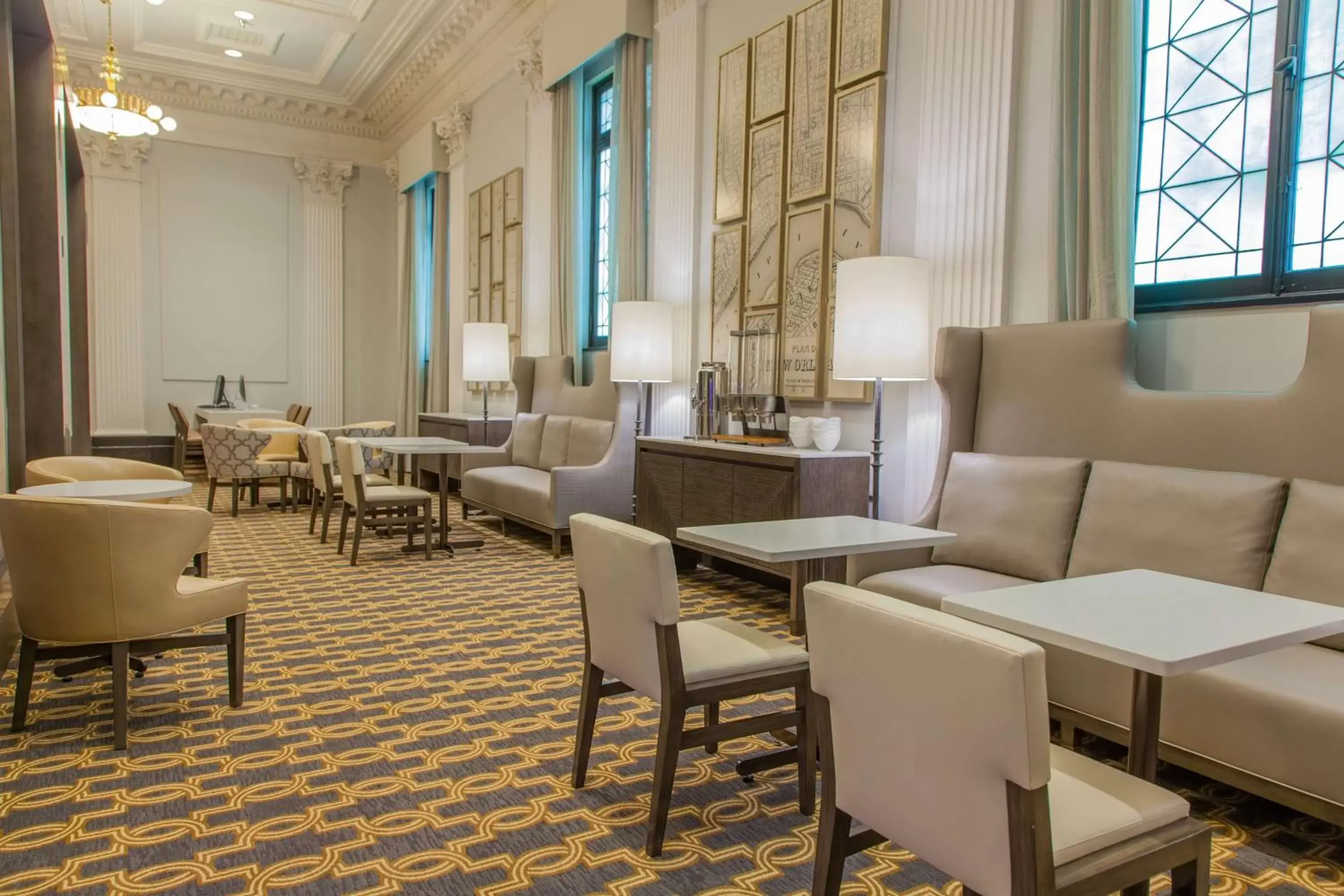 Lounge or bar, Restaurant/Places to Eat in Hilton New Orleans / St. Charles Avenue