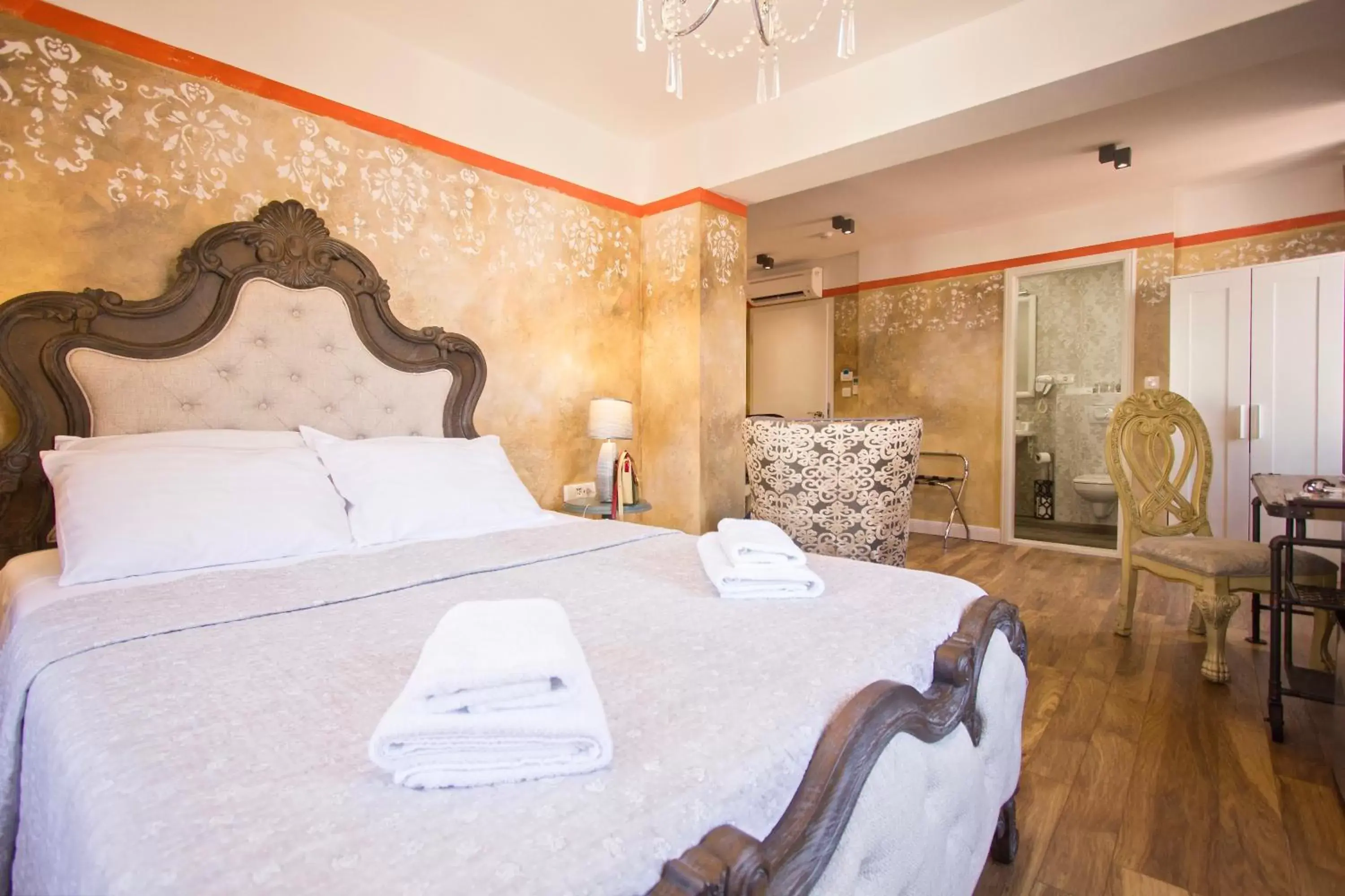 Bed in Plaza Marchi Old Town - MAG Quaint & Elegant Boutique Hotels