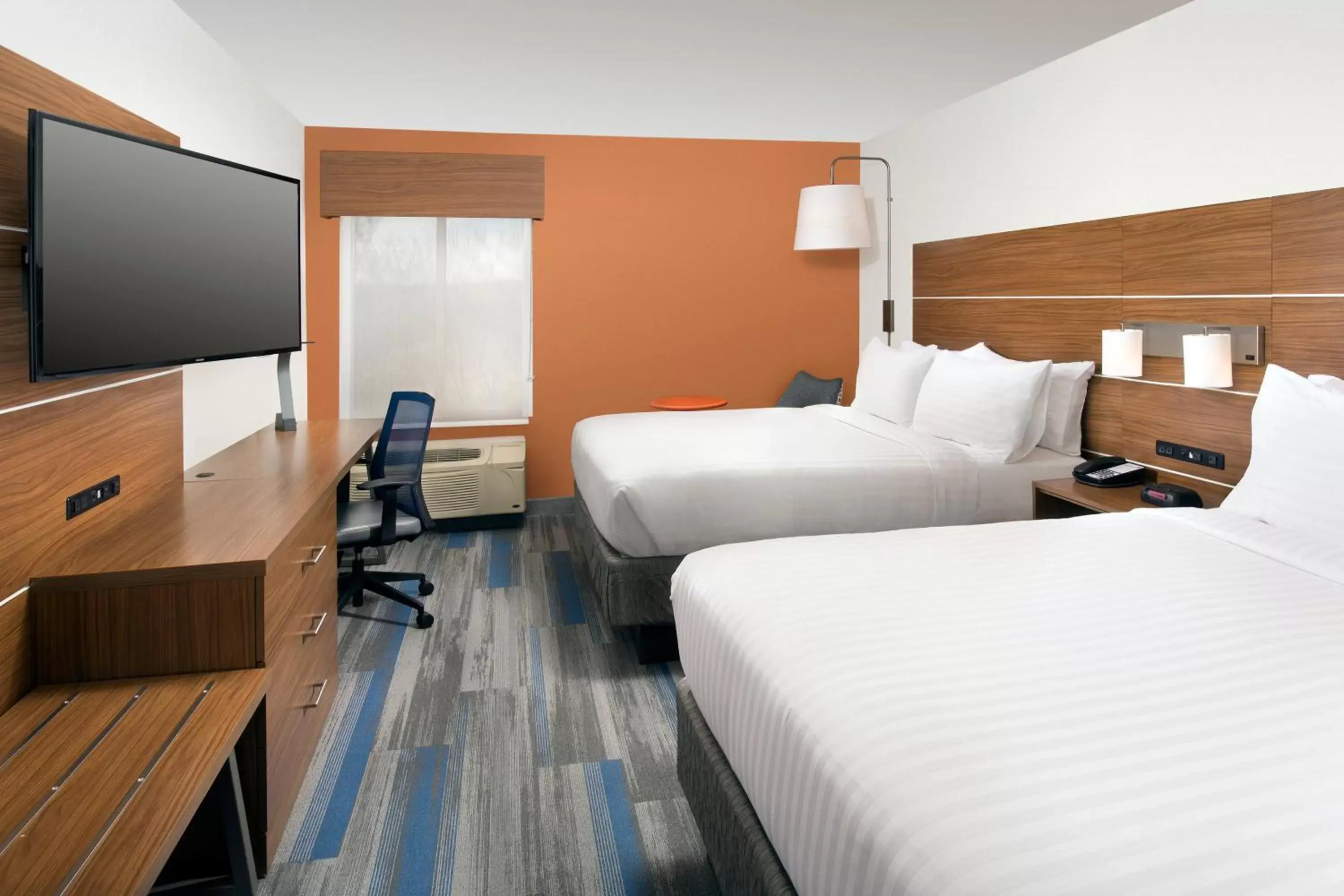 Photo of the whole room, Bed in Holiday Inn Express & Suites College Park - University Area, an IHG Hotel