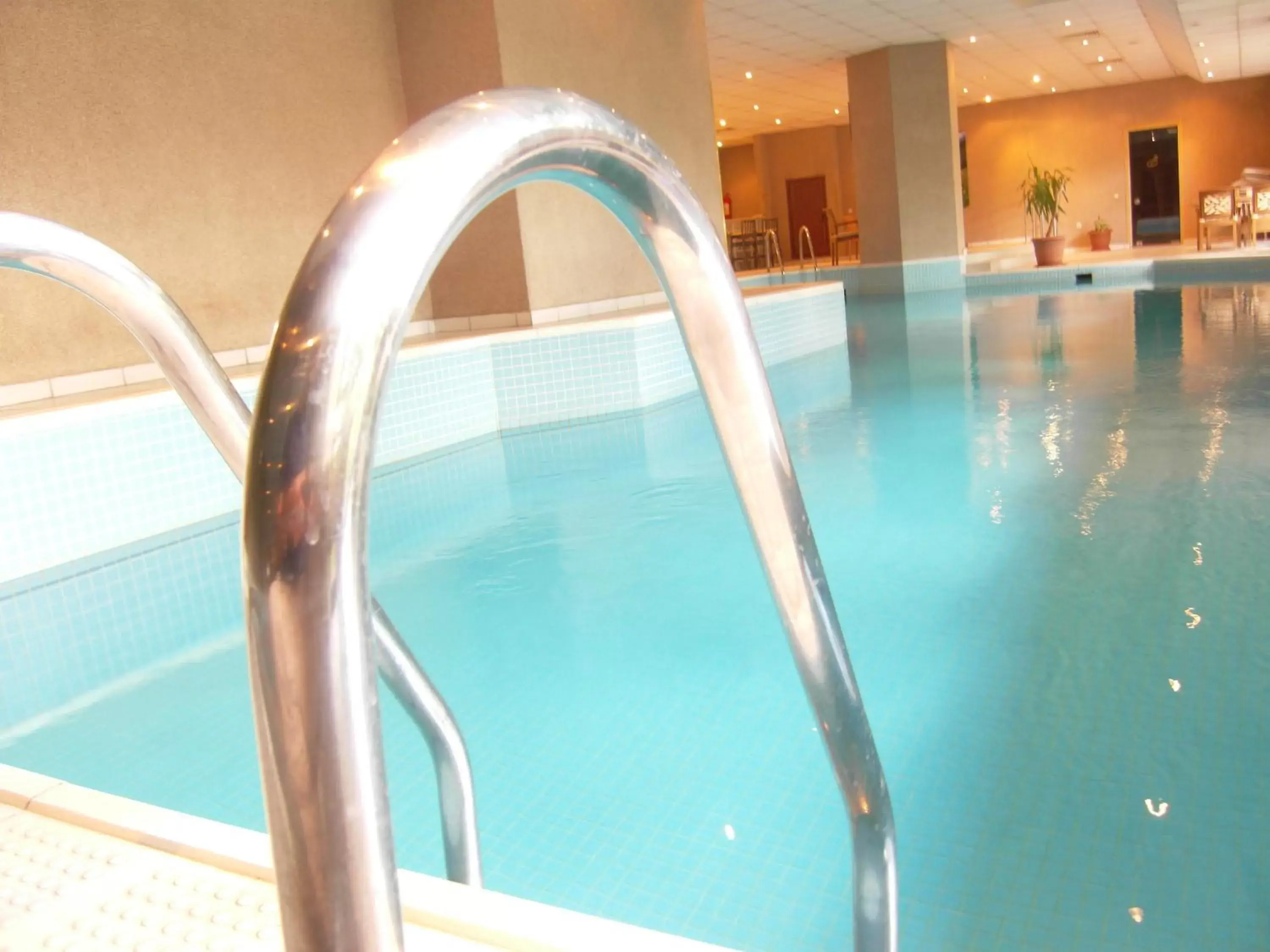 Swimming Pool in Apart Hotel Best