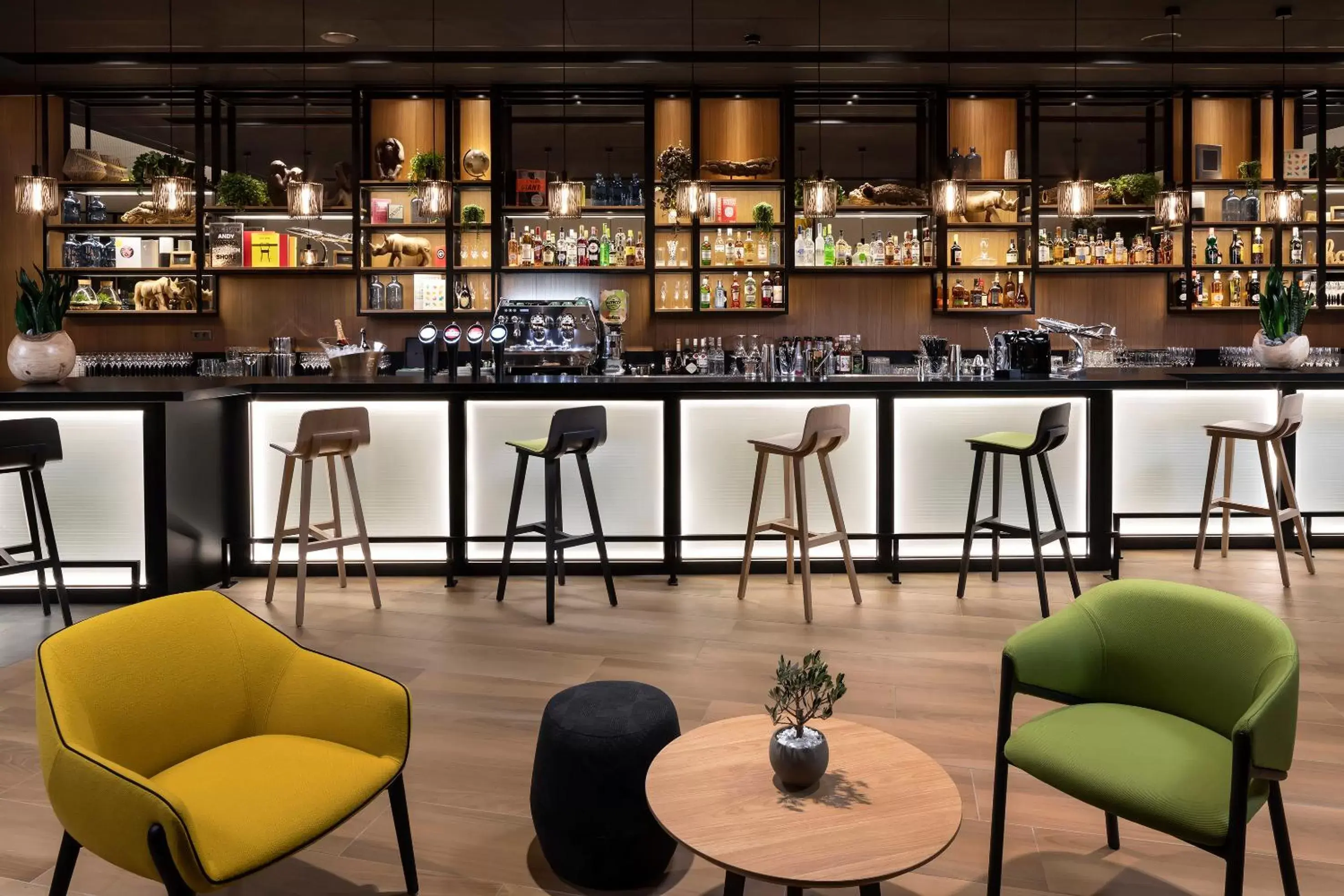 Lounge or bar, Lounge/Bar in INNSiDE by Meliá Paris Charles de Gaulle Airport
