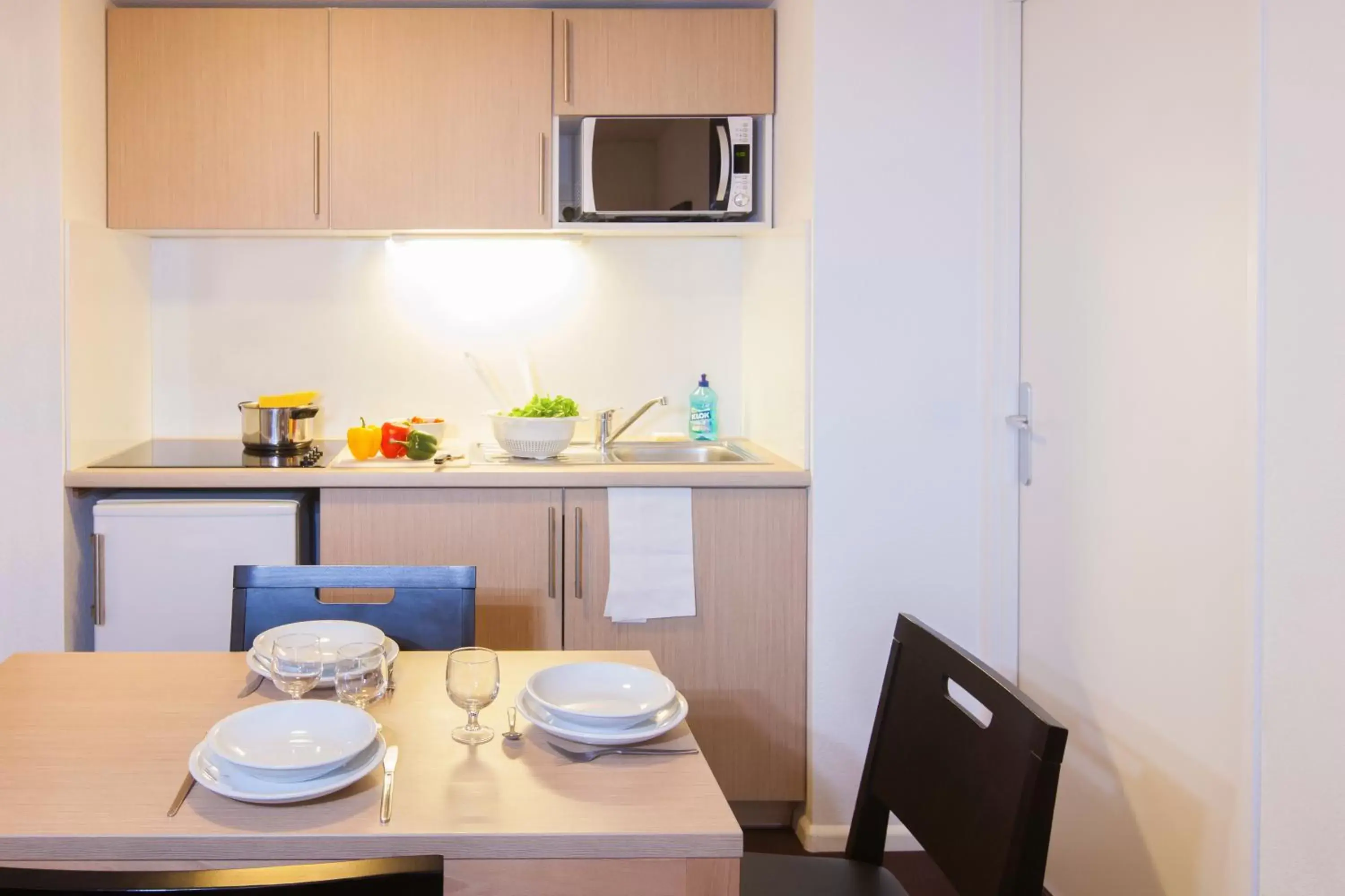 Kitchen or kitchenette, Kitchen/Kitchenette in Aparthotel Adagio Access Saint Louis Bâle