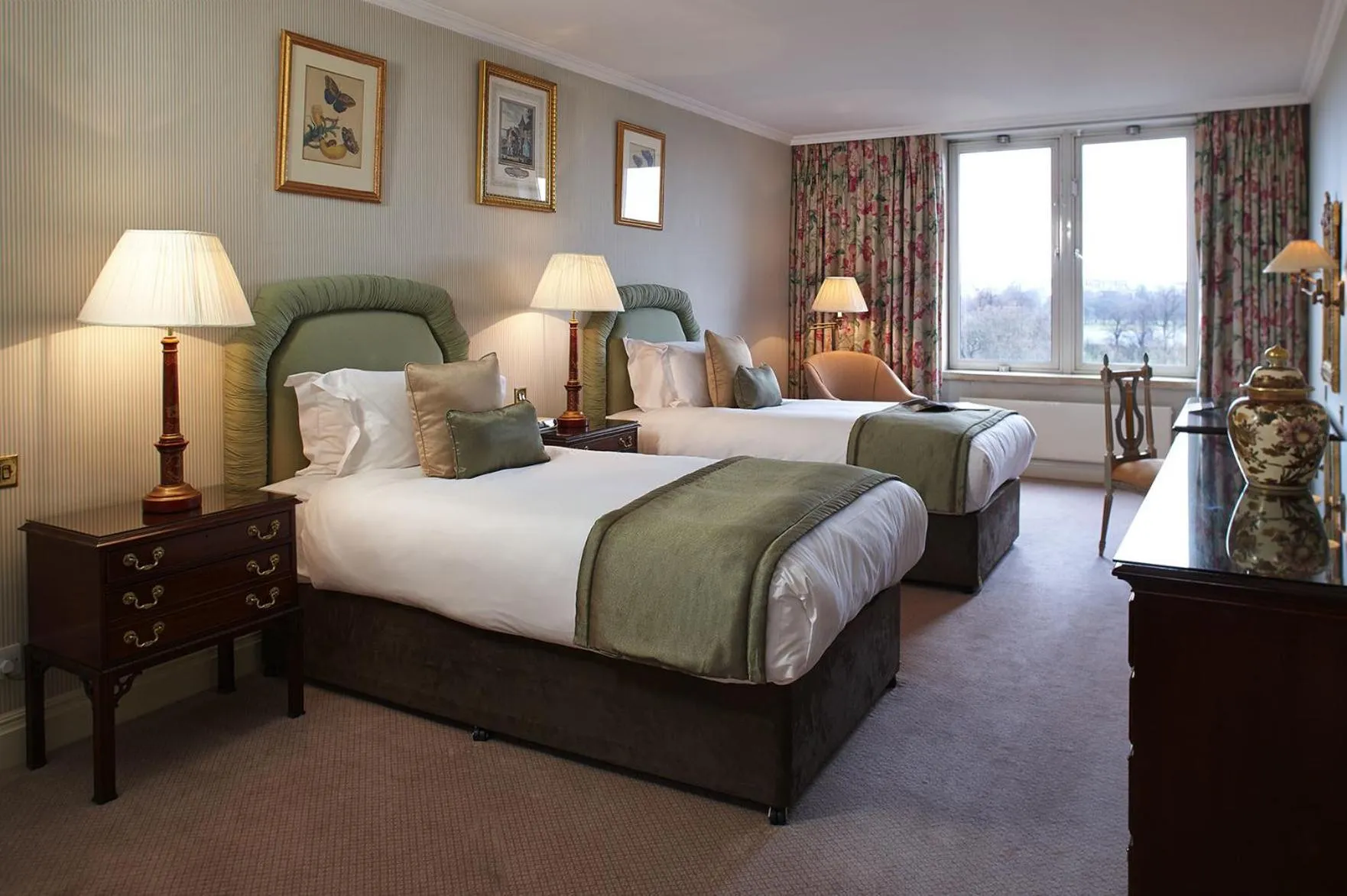 Bed in Cheval Thorney Court at Hyde Park