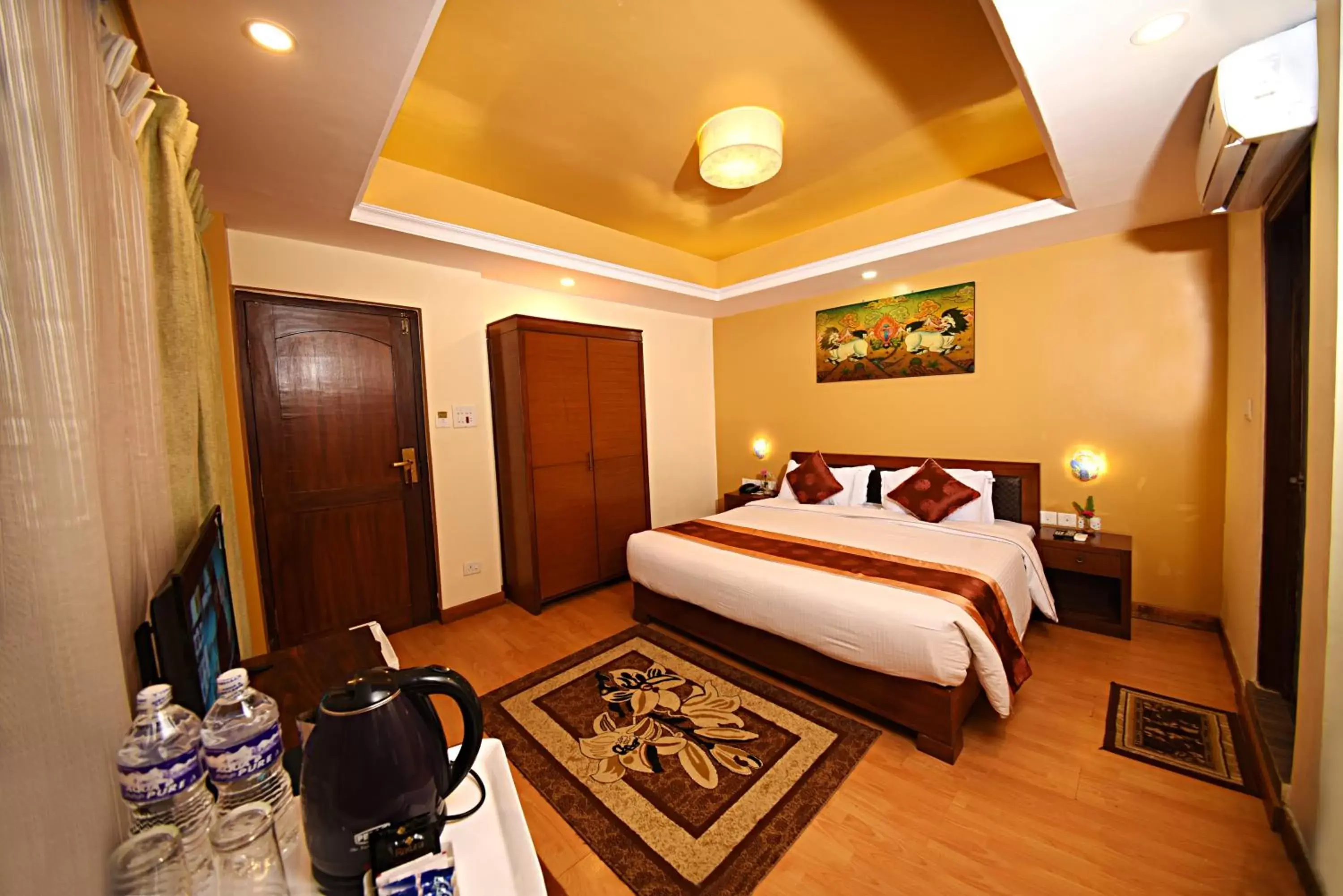 Coffee/tea facilities, Bed in DOM Himalaya Hotel
