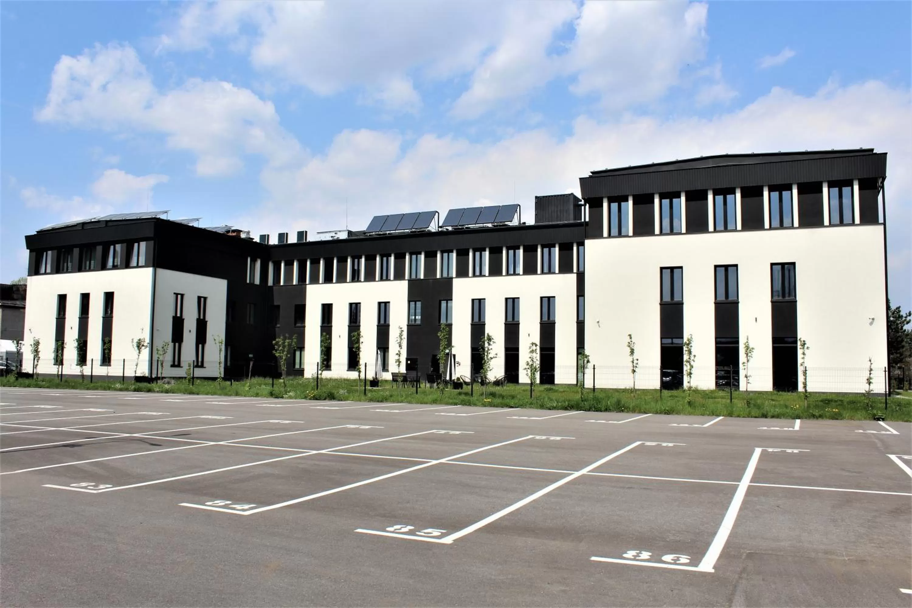 Property building in VANTA Business Center