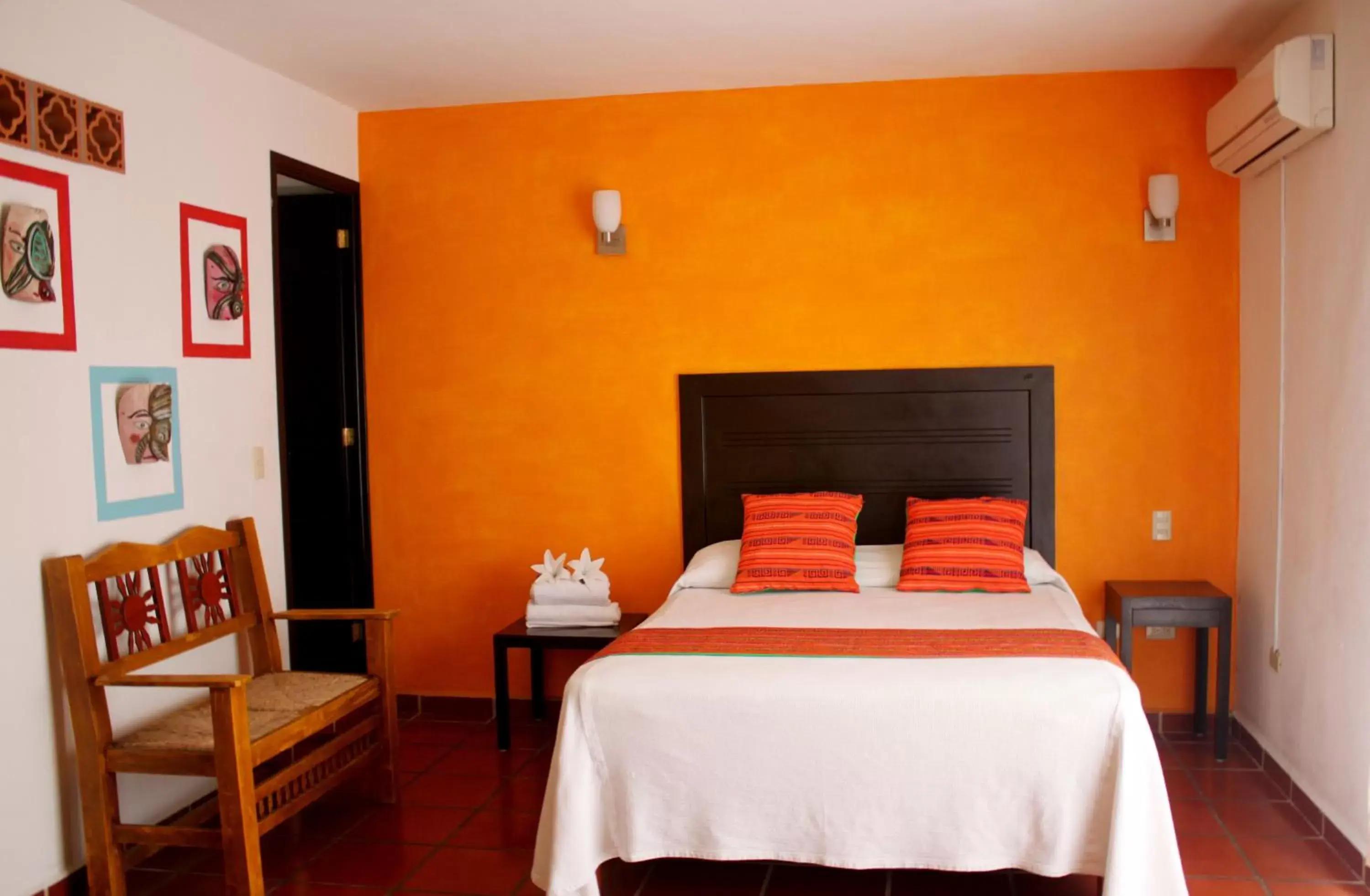 2 Bedroom grand suite with balcony in La Iguana Vallarta LGBT - Romantic Zone - Party Clubbing Street