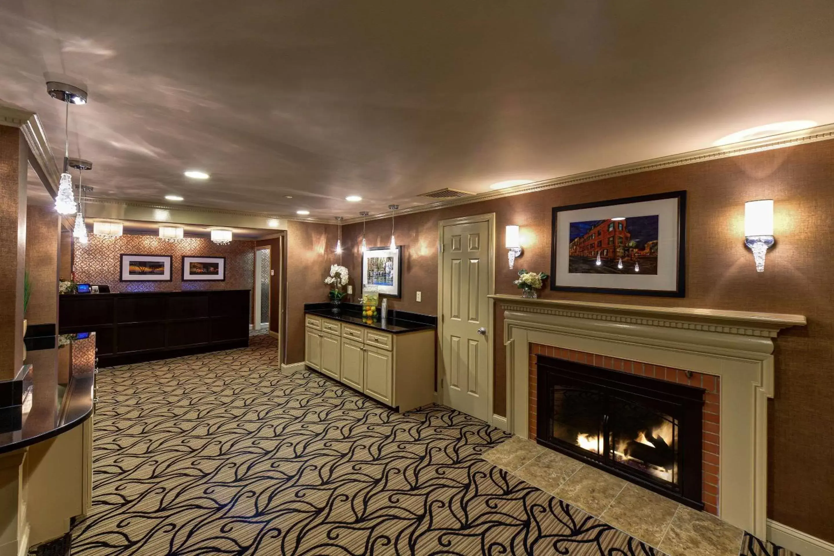 Lobby or reception, Lobby/Reception in Port Inn and Suites Portsmouth, Ascend Hotel Collection