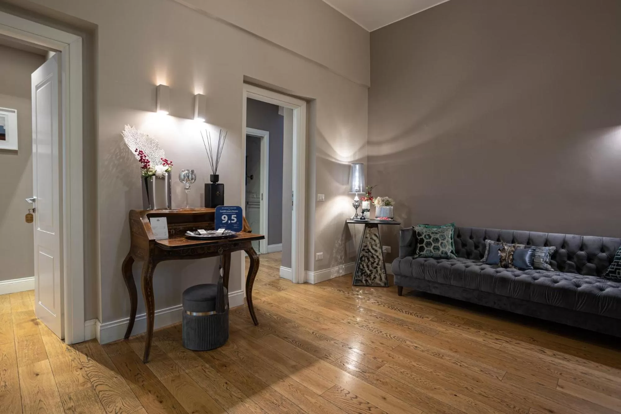 Seating area in Cardilli Luxury Rooms