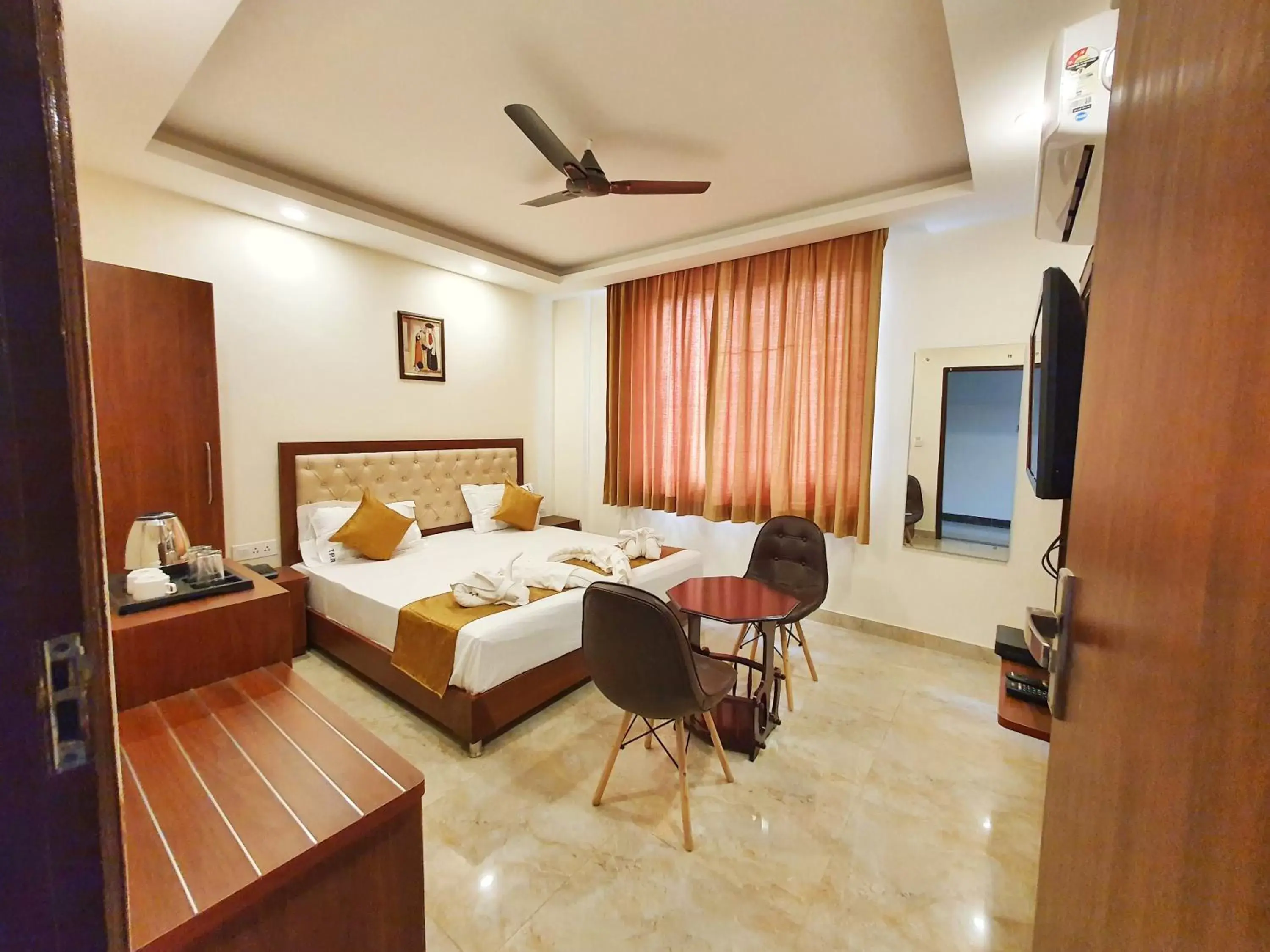 Photo of the whole room, Bed in The Park Residency Photo of the whole room, Bed in The Park Residency