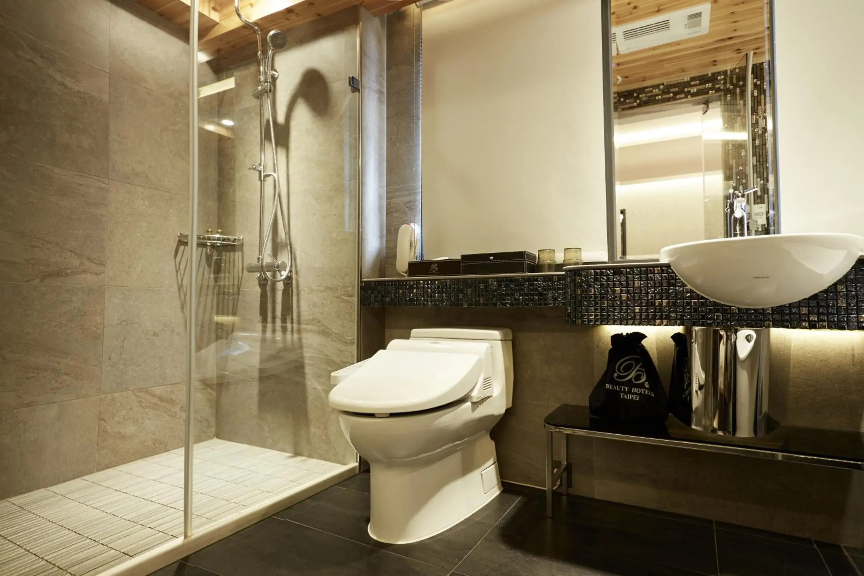 Bathroom in Beauty Hotels Taipei - Hotel Bfun