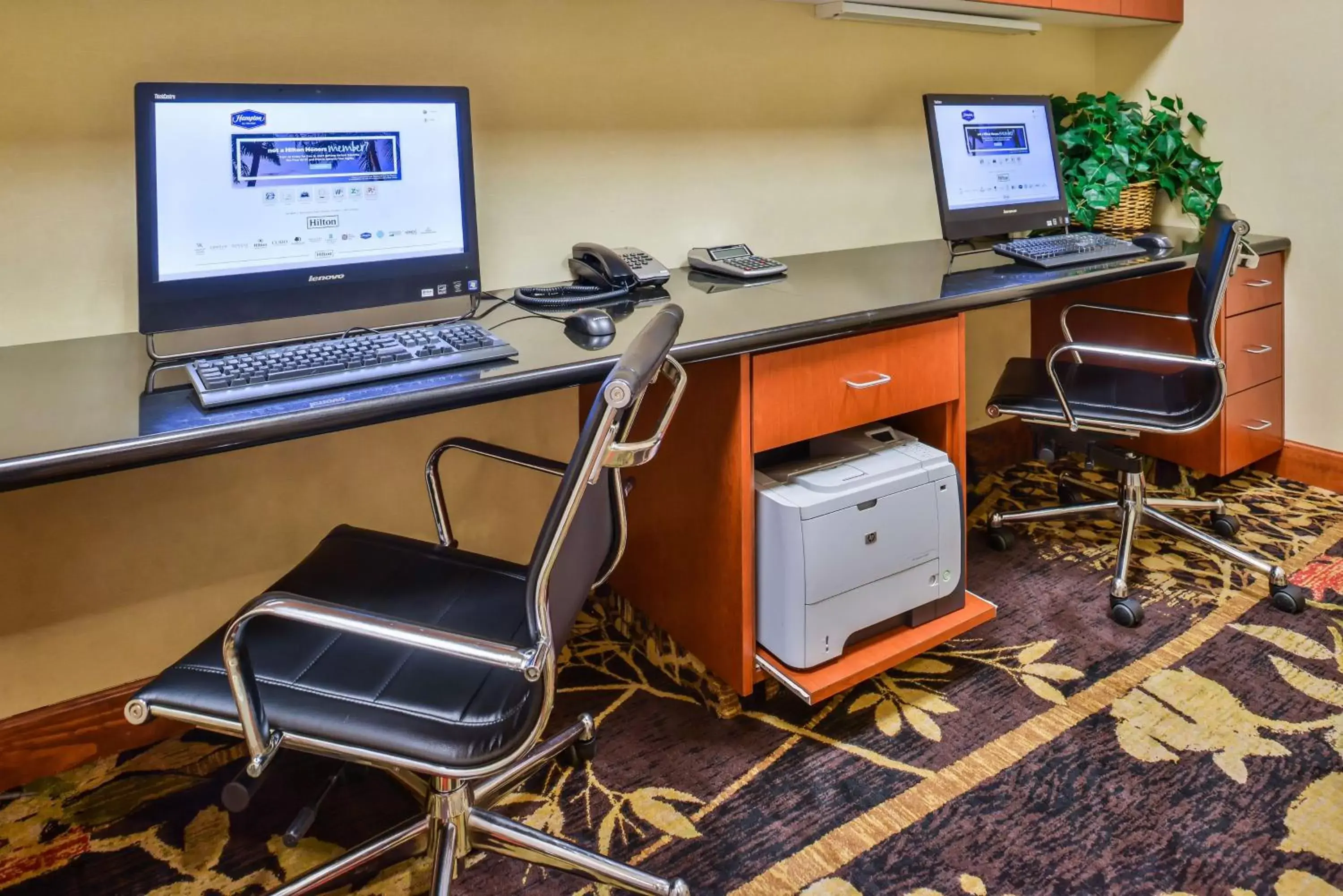 Business facilities, Business Area/Conference Room in Hampton Inn Emporia