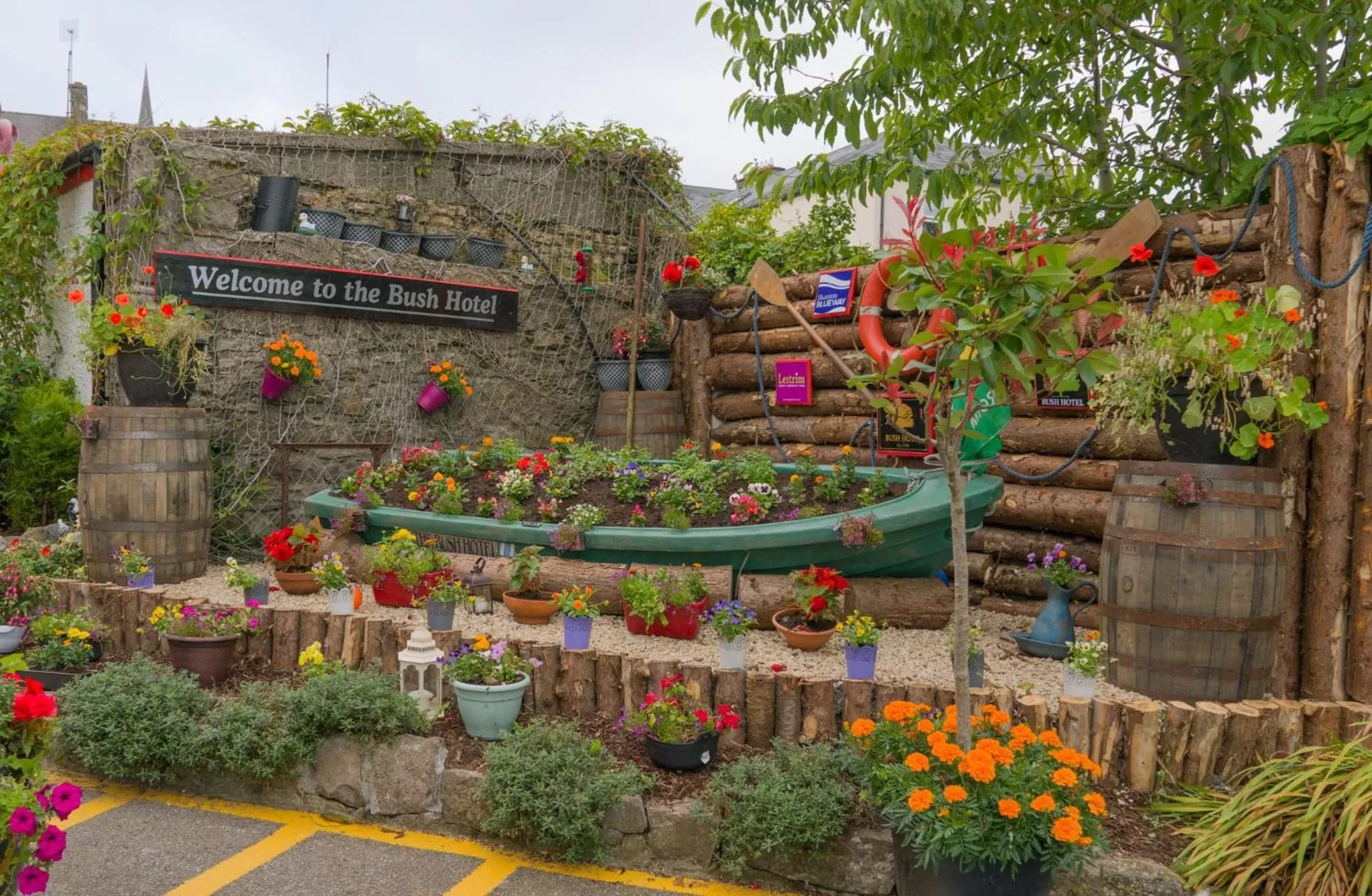 Garden in Bush Hotel