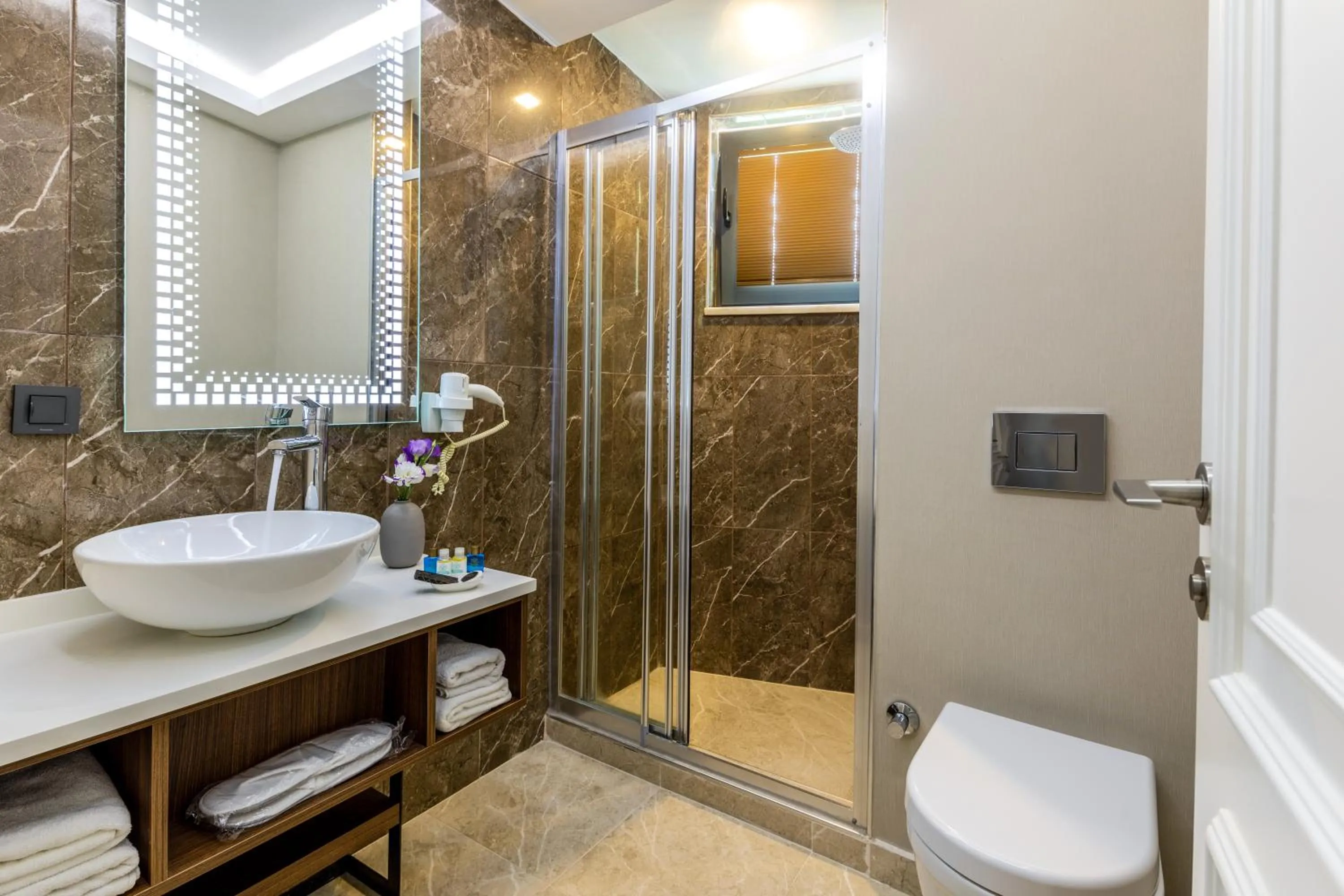 Bathroom in Union Hotel Port