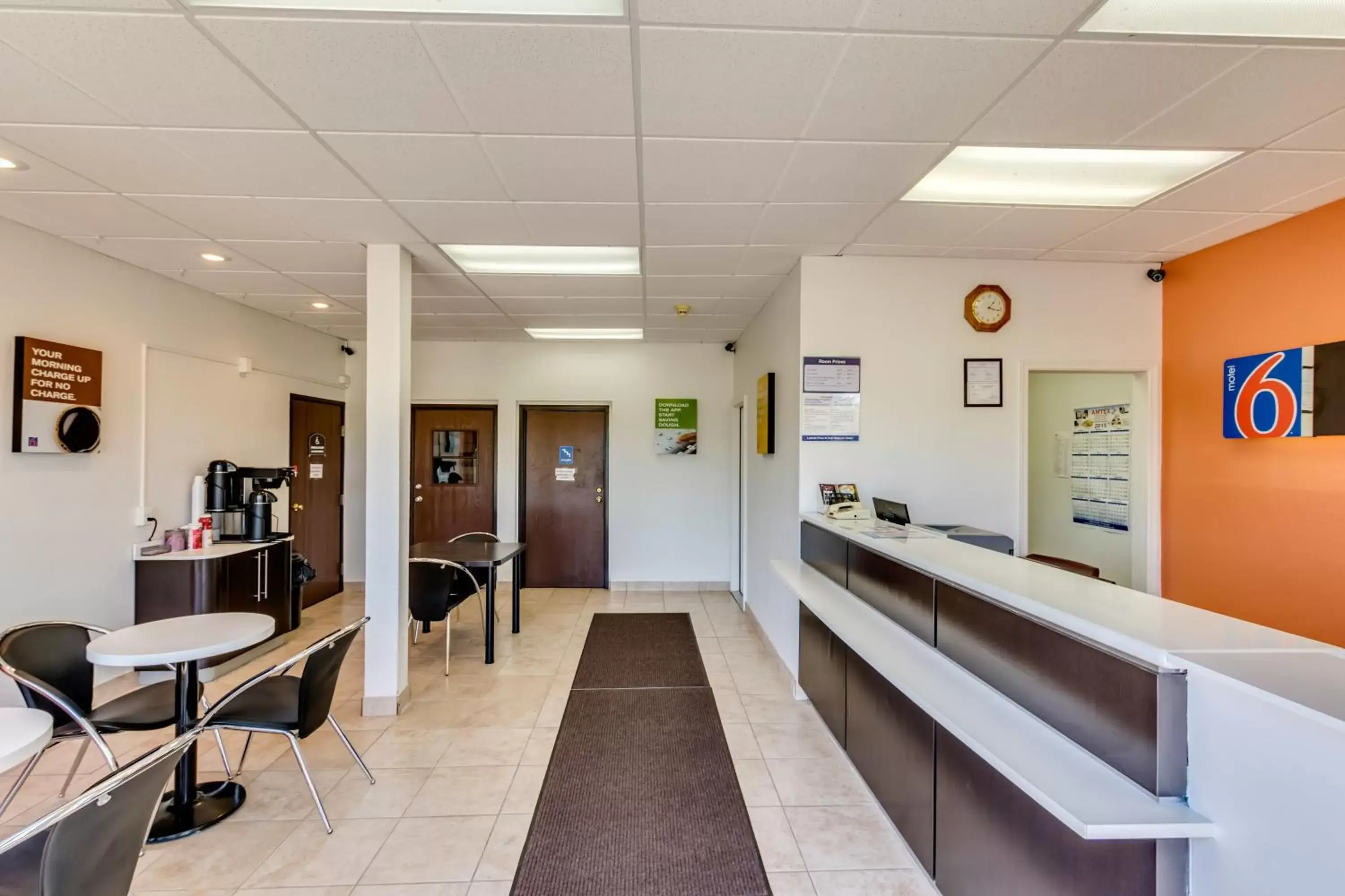 Lobby or reception in Motel 6-Albert Lea, MN