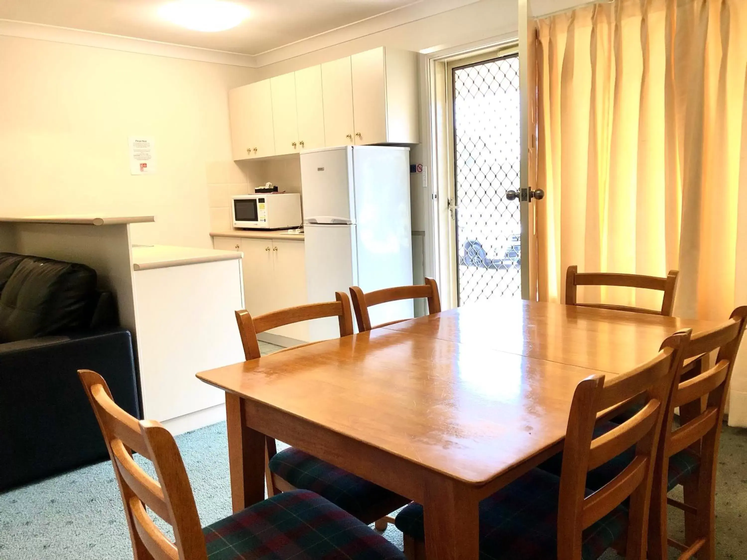Dining area in Golfview Motor Inn Dining area in Golfview Motor Inn
