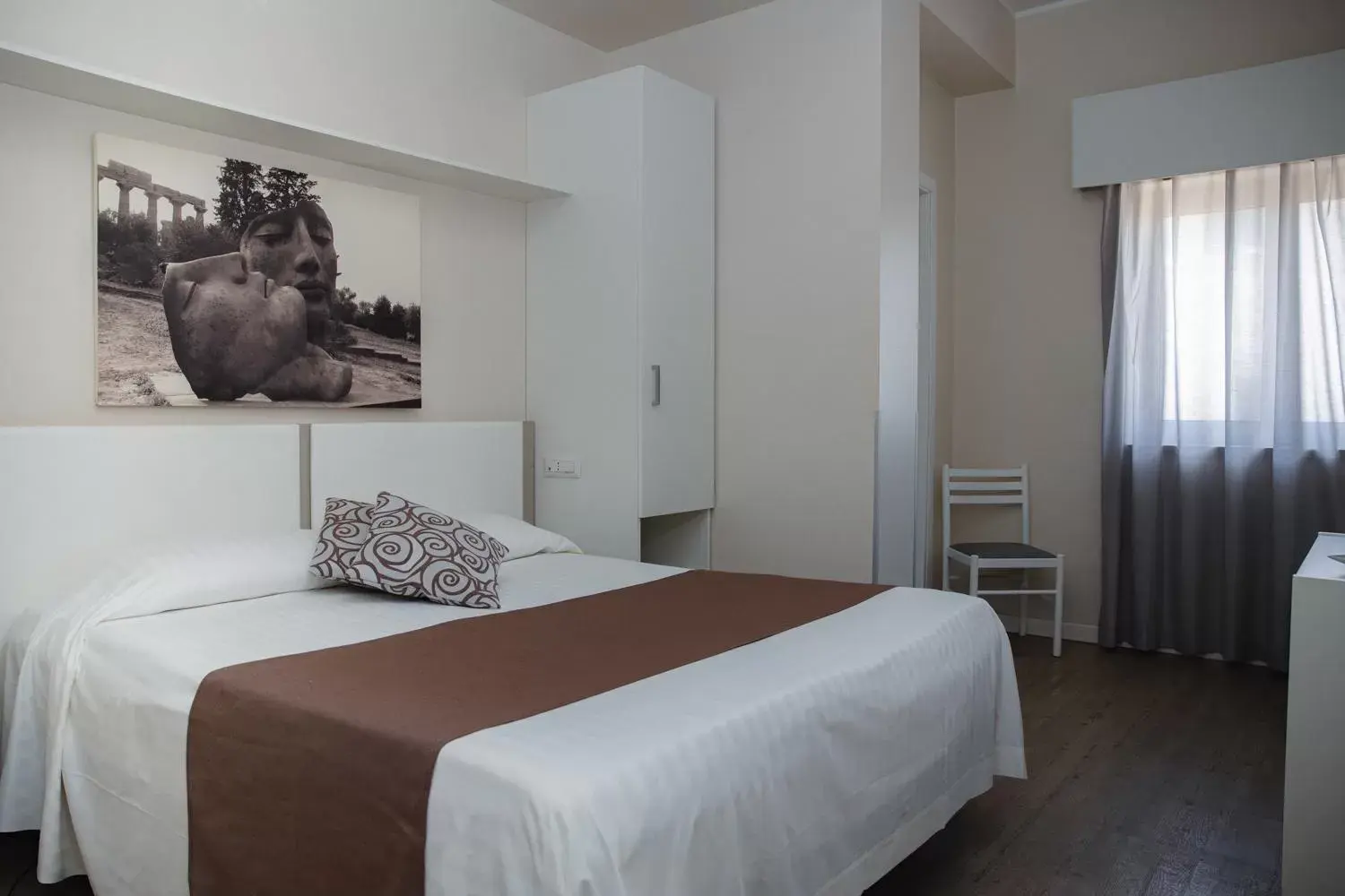 Bed in Hotel Costazzurra Museum & Spa