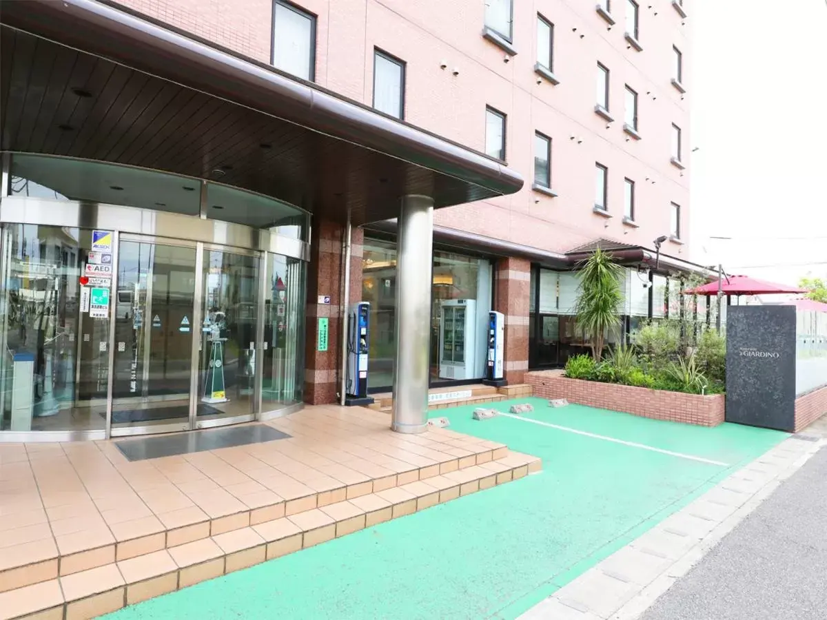 Parking in Hotel Royal Garden Kisarazu