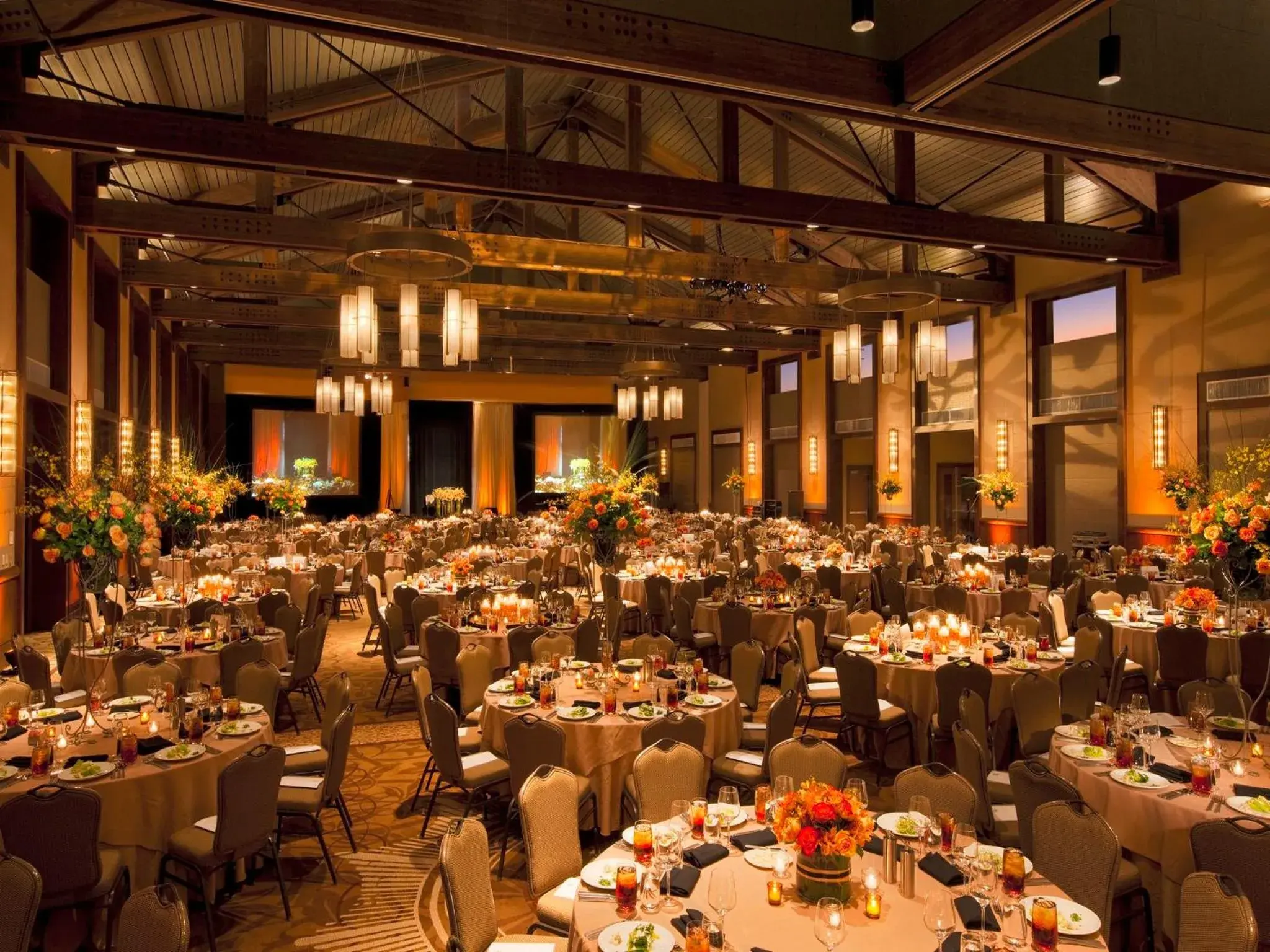 Banquet/Function facilities, Restaurant/Places to Eat in AT&T Hotel & Conference Center