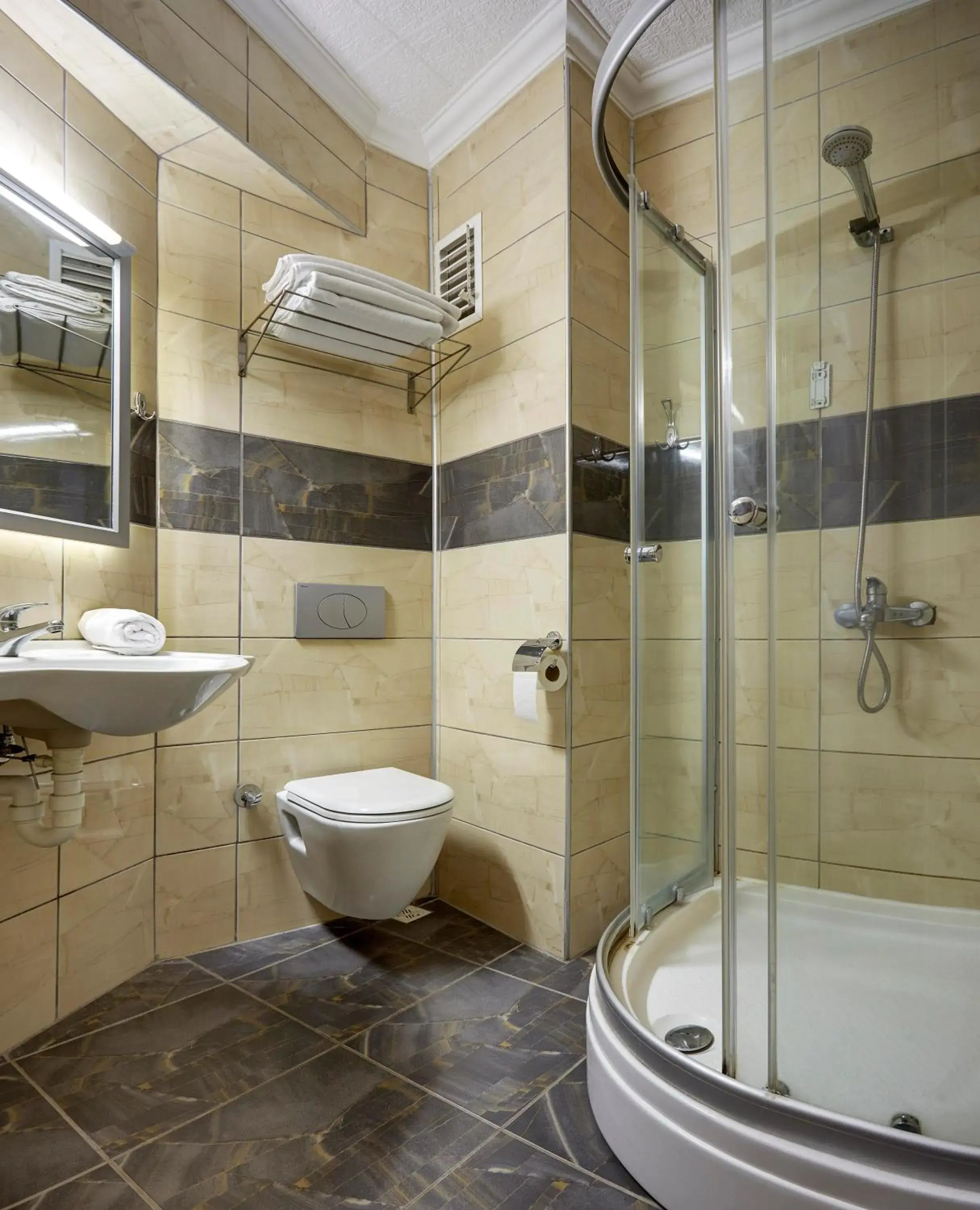 Toilet, Bathroom in Hotel Billurcu