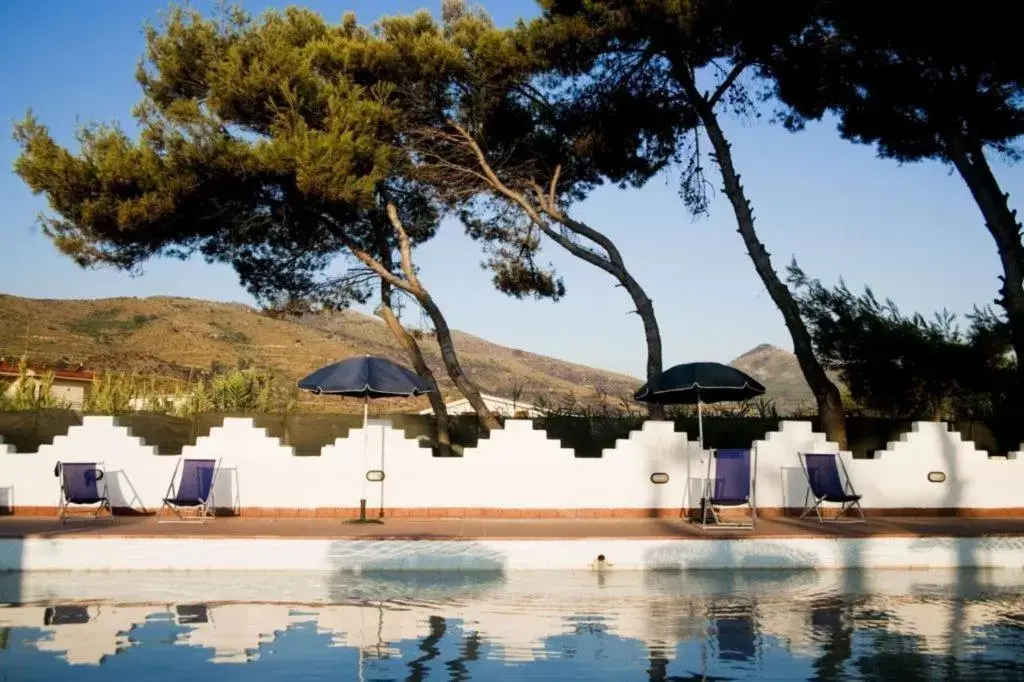 Swimming Pool in Hotel Sinuessa Terme