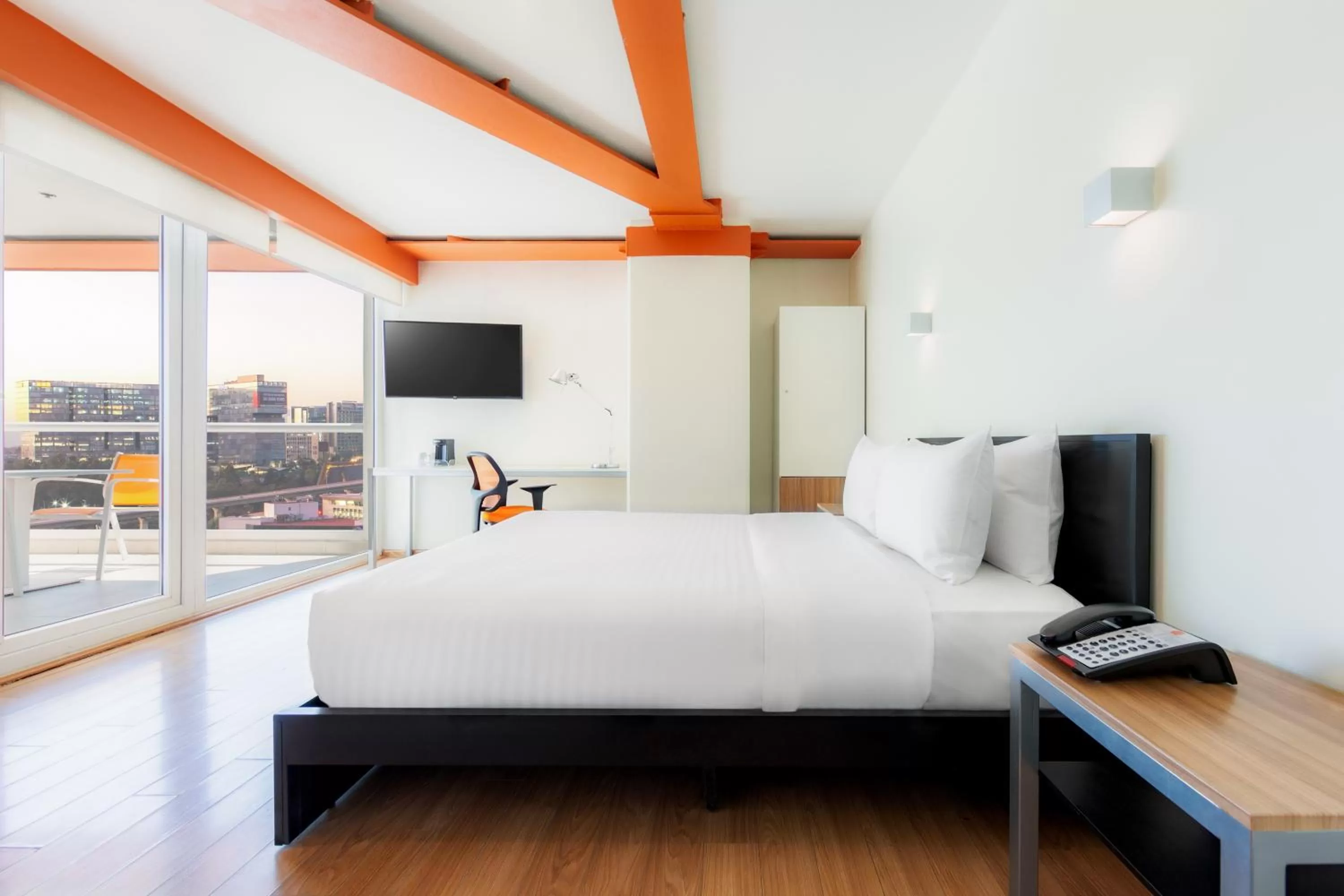 Photo of the whole room, Bed in Gamma Ciudad de Mexico Santa Fe