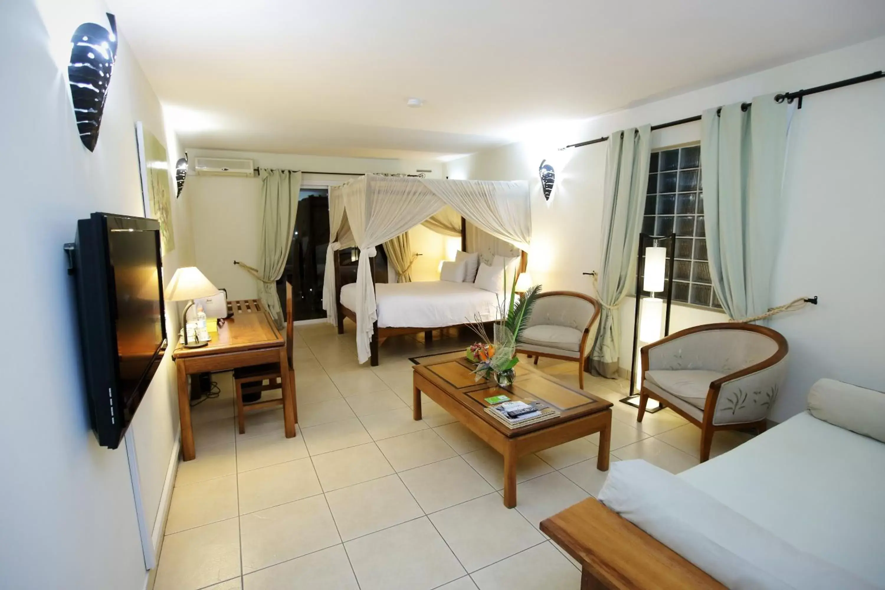 Deluxe Double Room (2 Adults + 1 Child) in Relais des Plateaux & Spa– Ivato International Airport