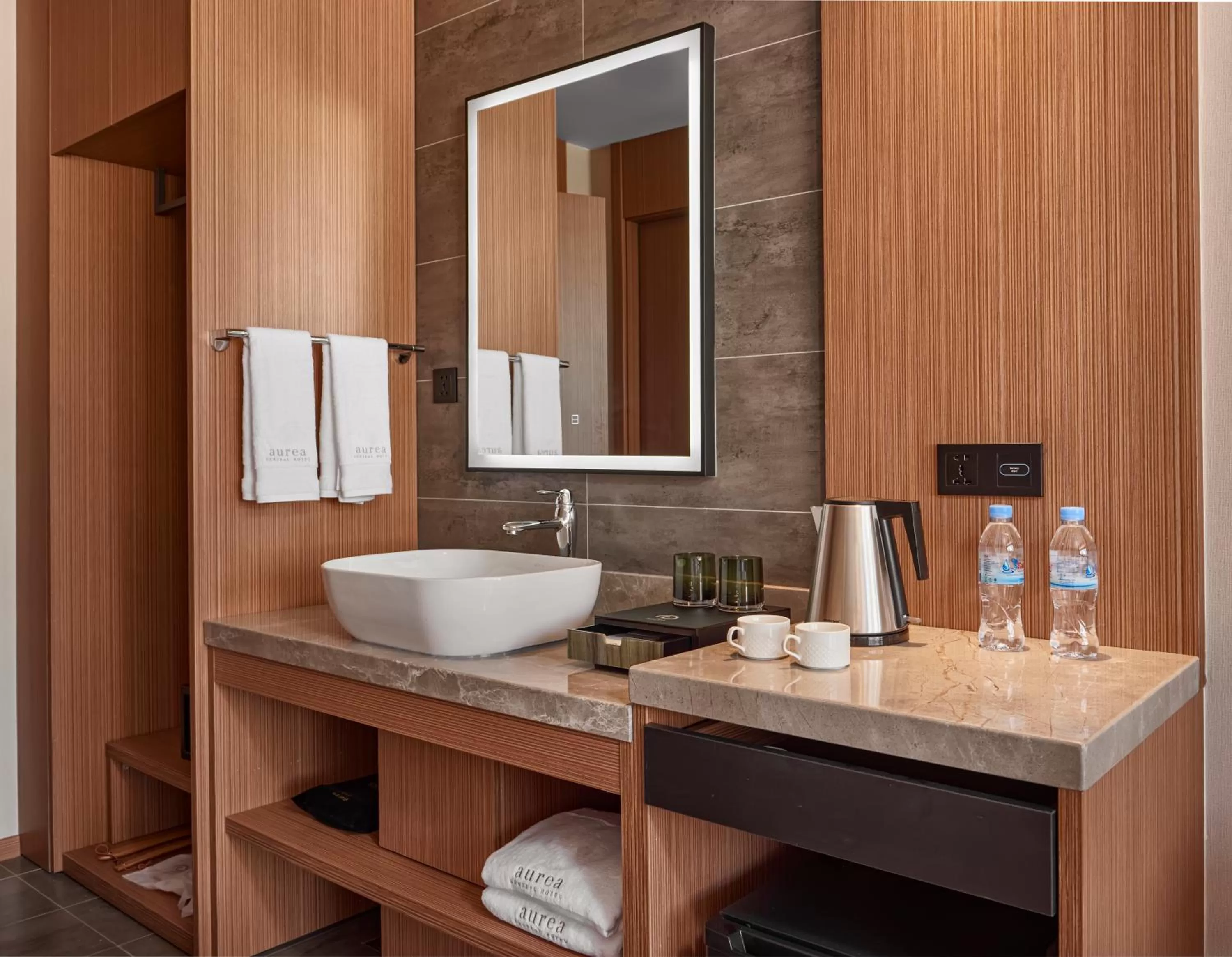 Bathroom in Aurea Central Hotel