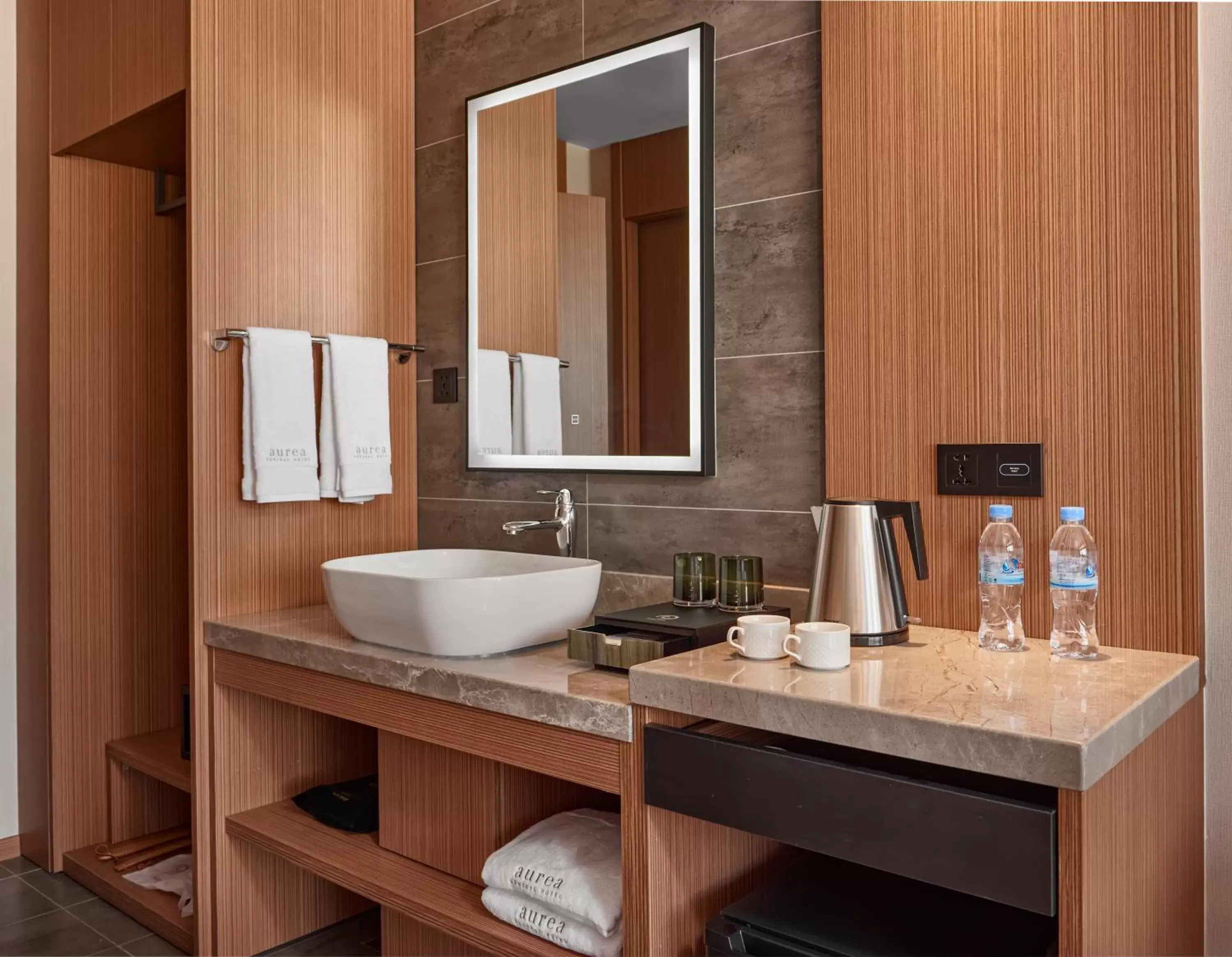 Bathroom in Aurea Central Hotel