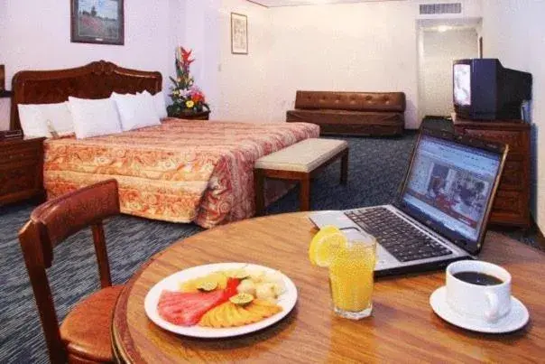 Food and drinks, Bed in Hotel San Jorge Food and drinks, Bed in Hotel San Jorge