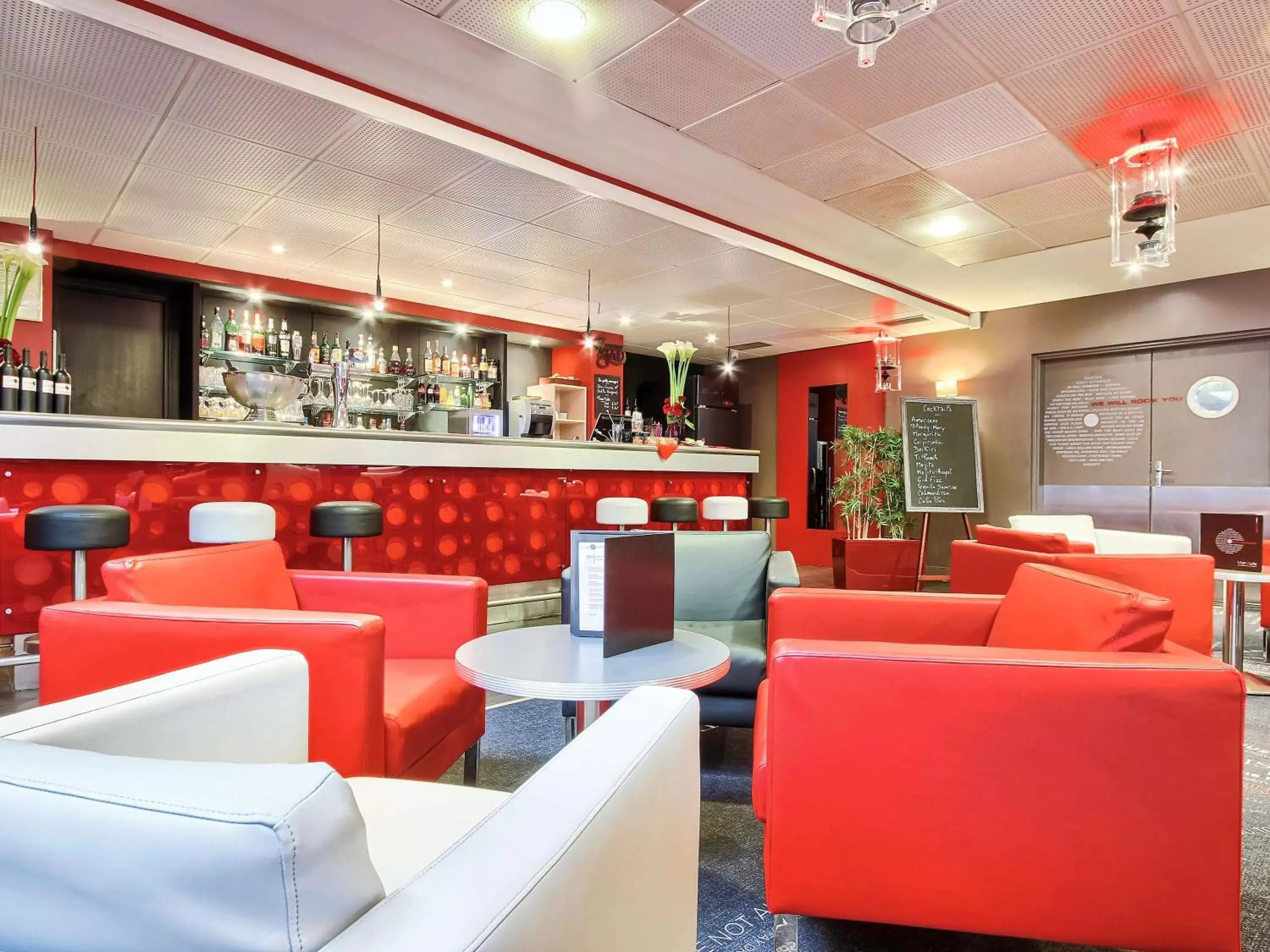 Lounge or bar, Lounge/Bar in ibis Styles Paris Roissy-CDG