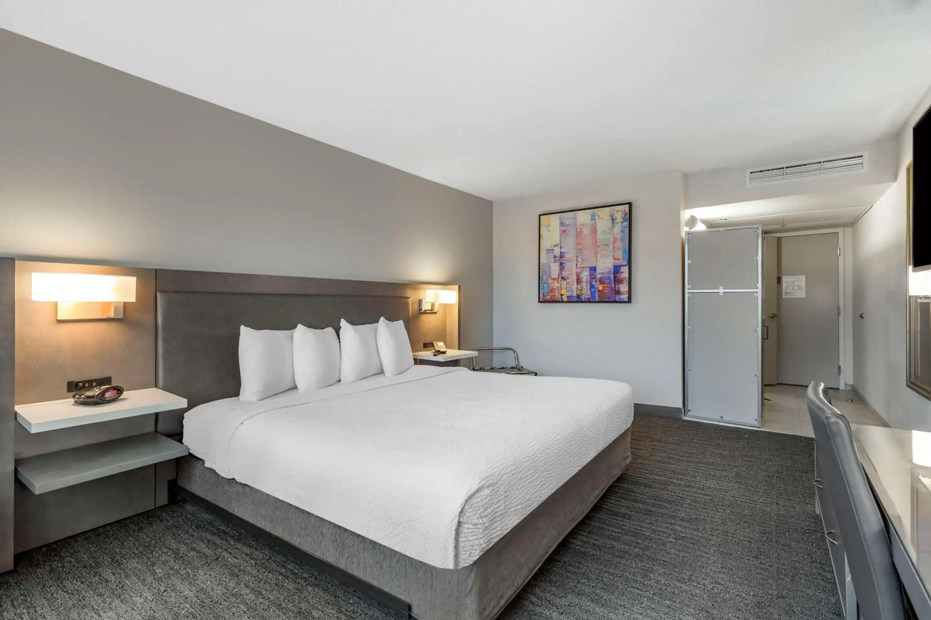 Bedroom, Bed in Best Western Premier Rockville Hotel & Suites