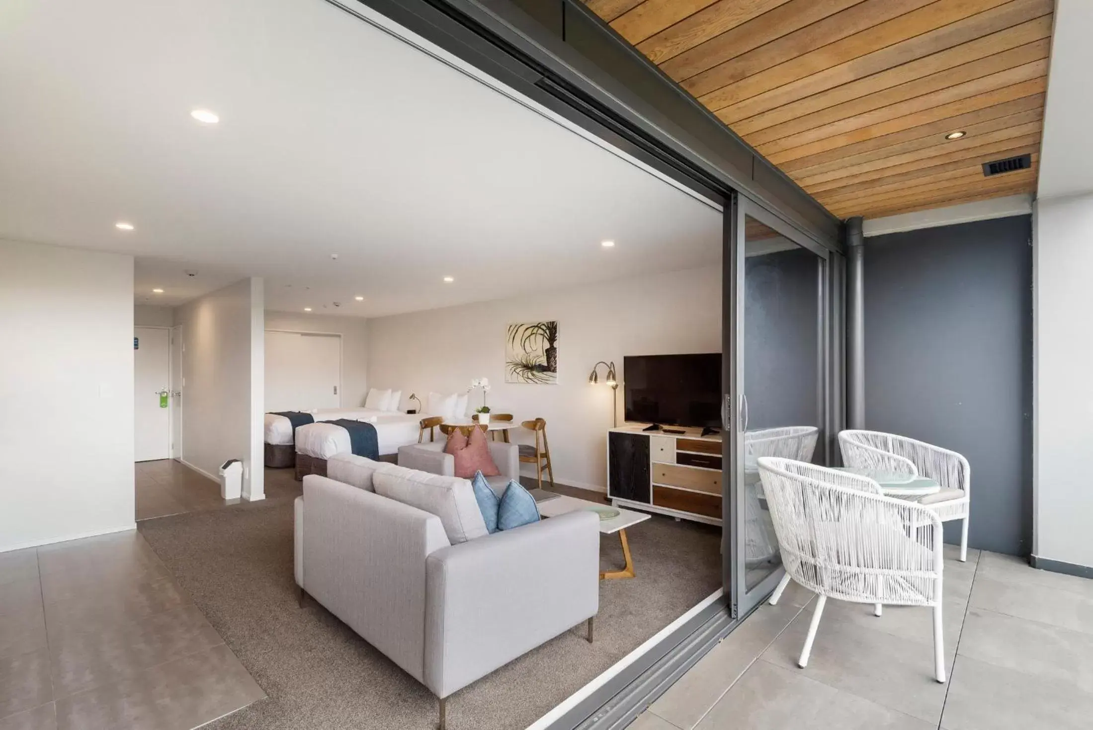 Living room, Seating Area in FERNZ Motel & Apartments Birkenhead