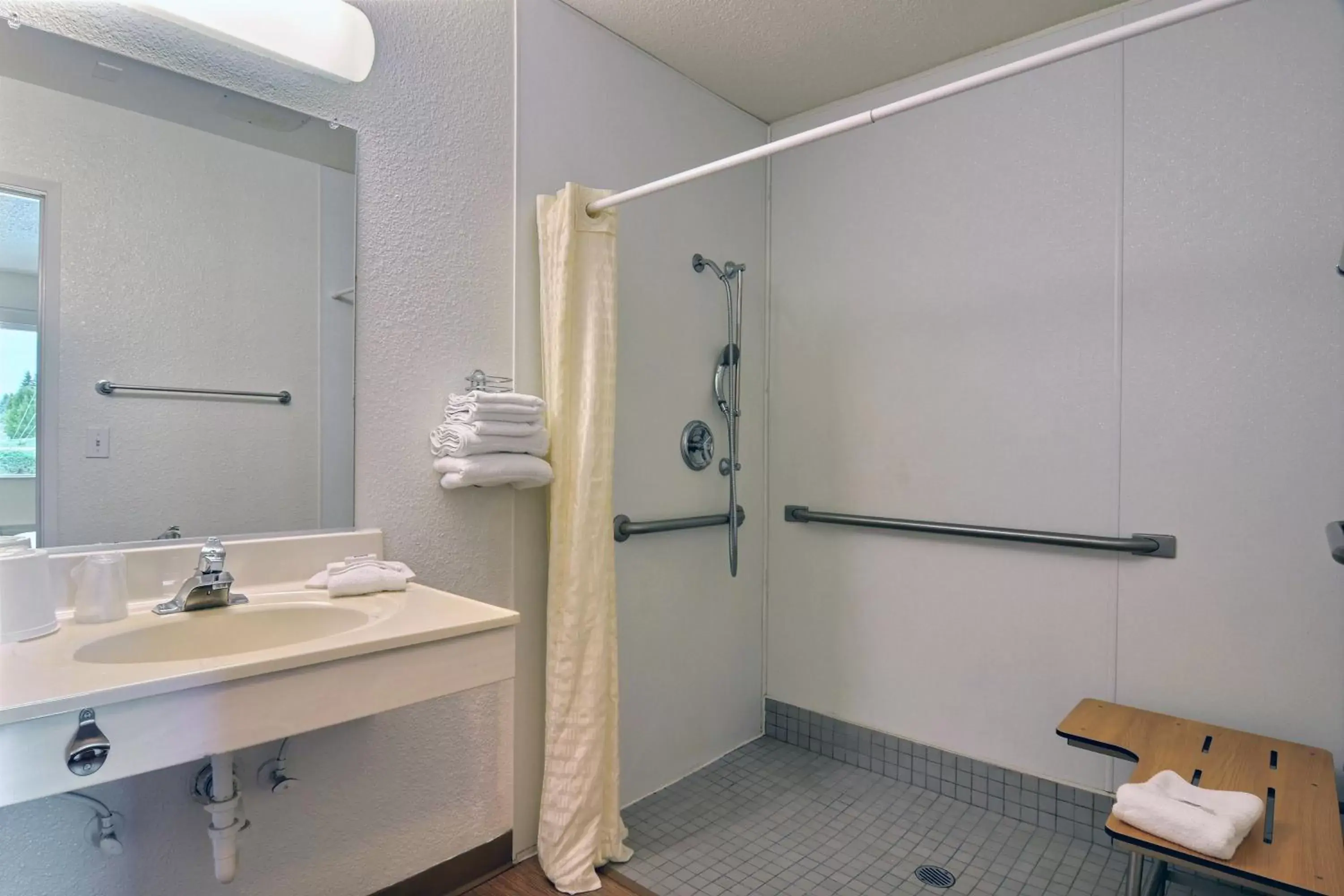 Shower, Bathroom in Motel 6-Tumwater, WA - Olympia