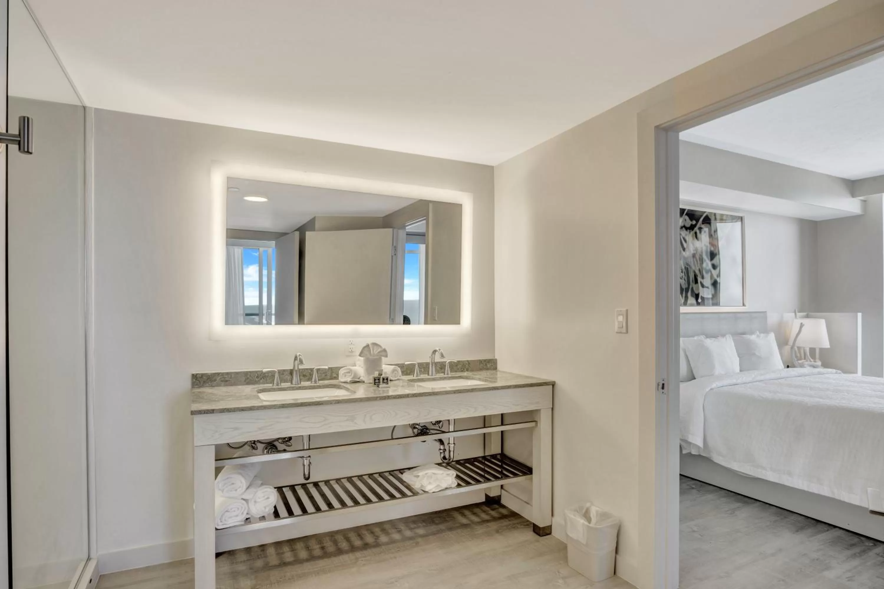 Bathroom, Bed in Daytona Grande Oceanfront Resort