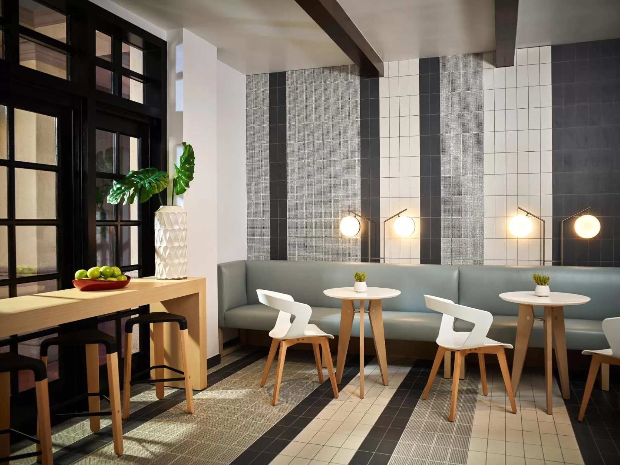 Restaurant/places to eat in San Diego Mission Bay Resort