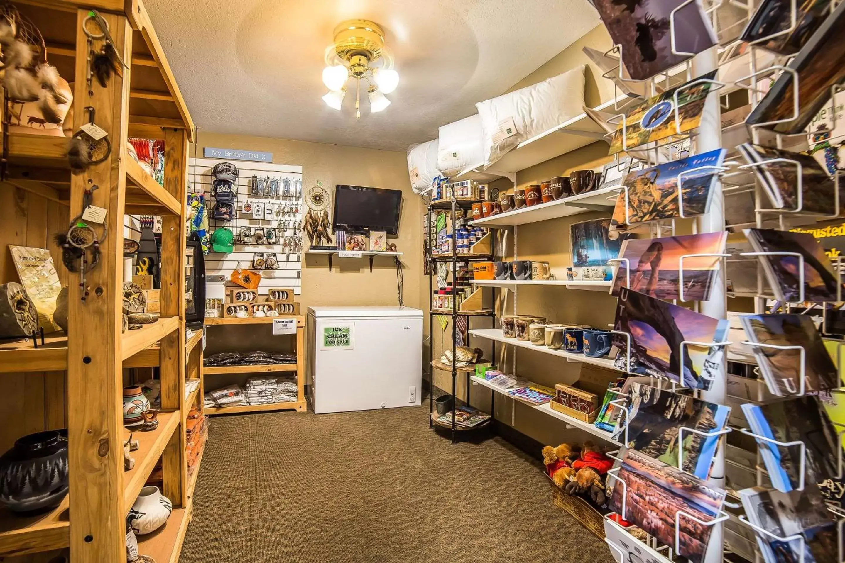 Photo of the whole room, Supermarket/Shops in Quality Inn Richfield I-70