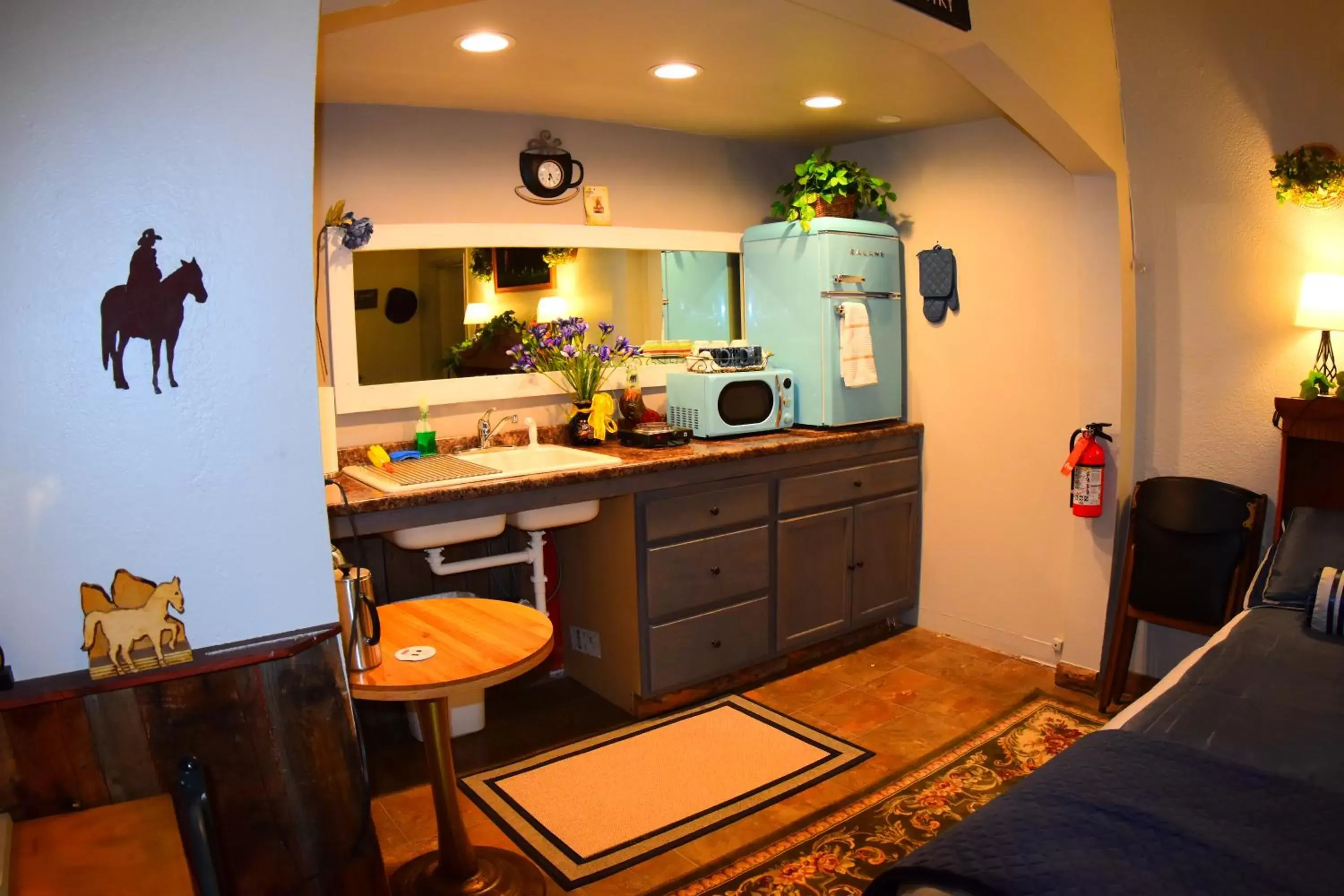 Kitchen or kitchenette, Kitchen/Kitchenette in Salmon River Inn