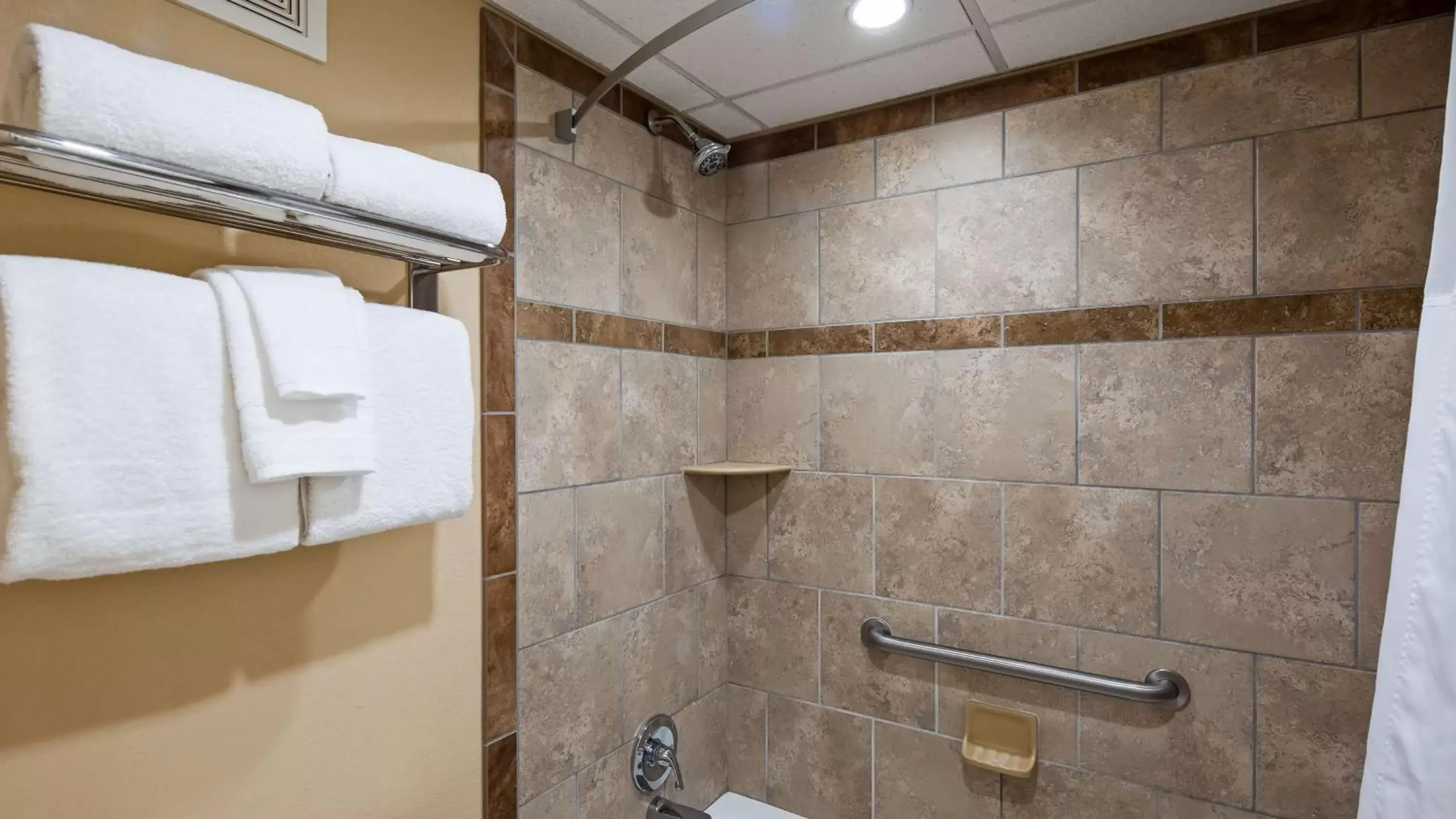 Bathroom in Osage Creek Lodge