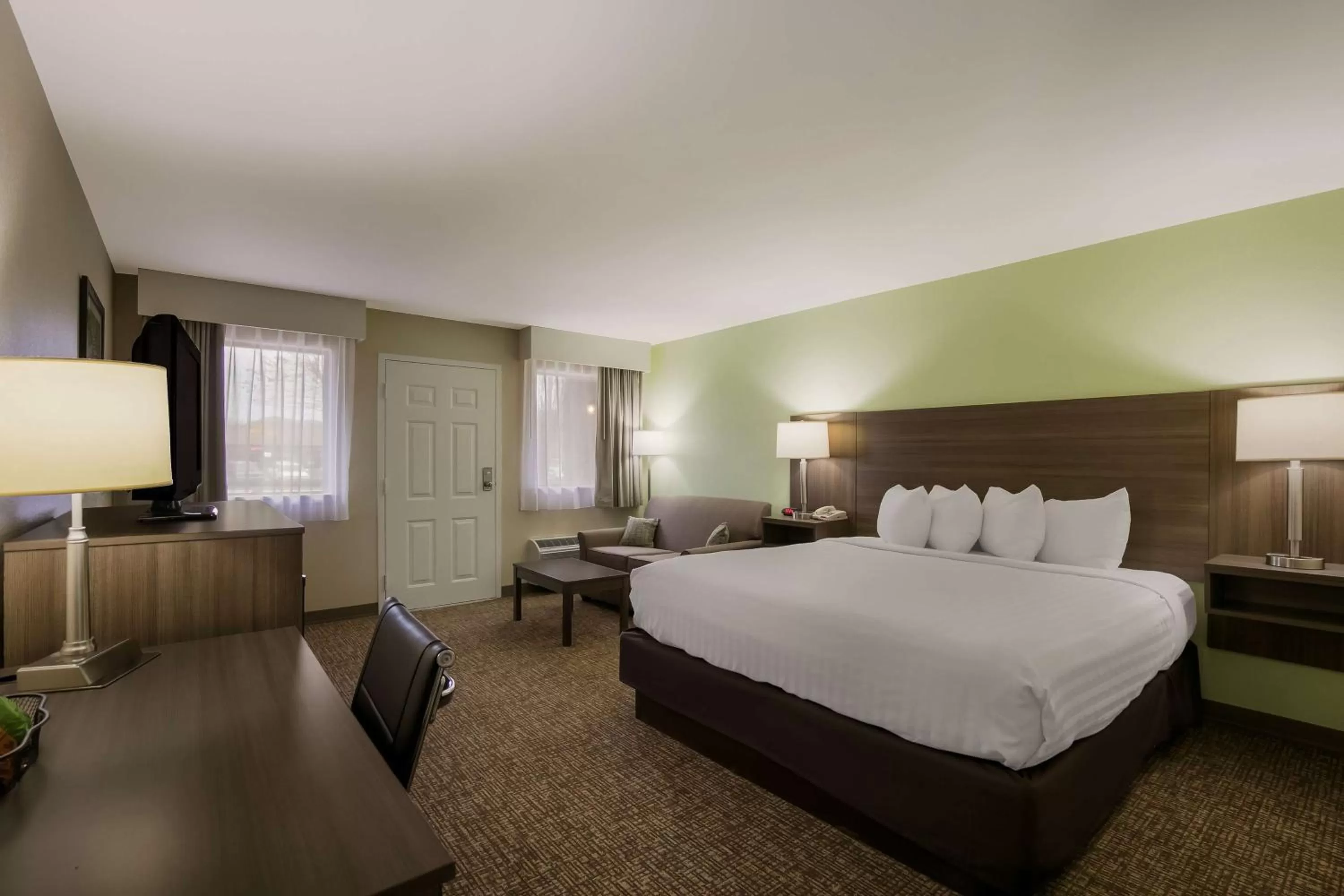 Bedroom, Bed in Best Western Milton Inn