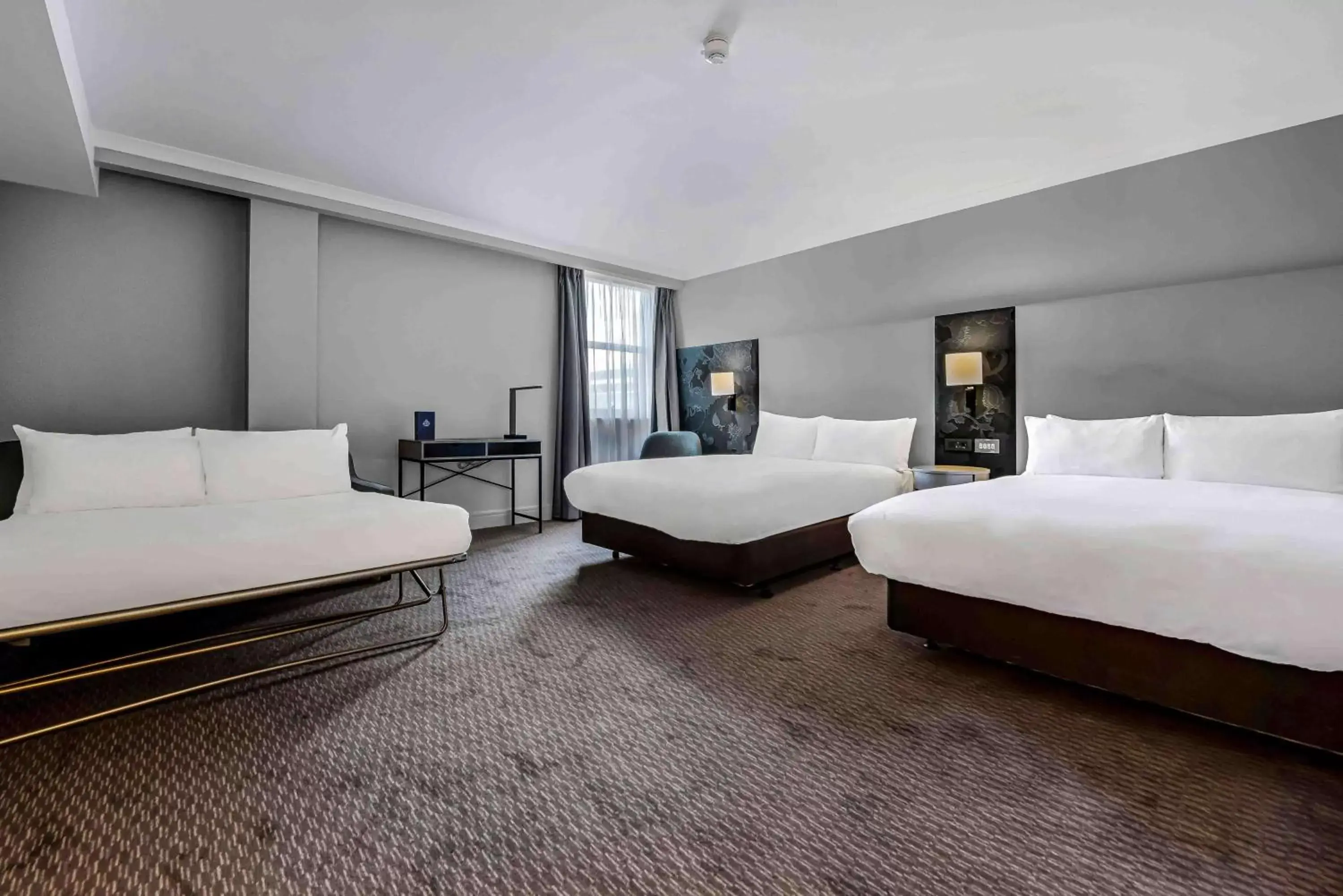 Bed in Doubletree By Hilton London Kensington